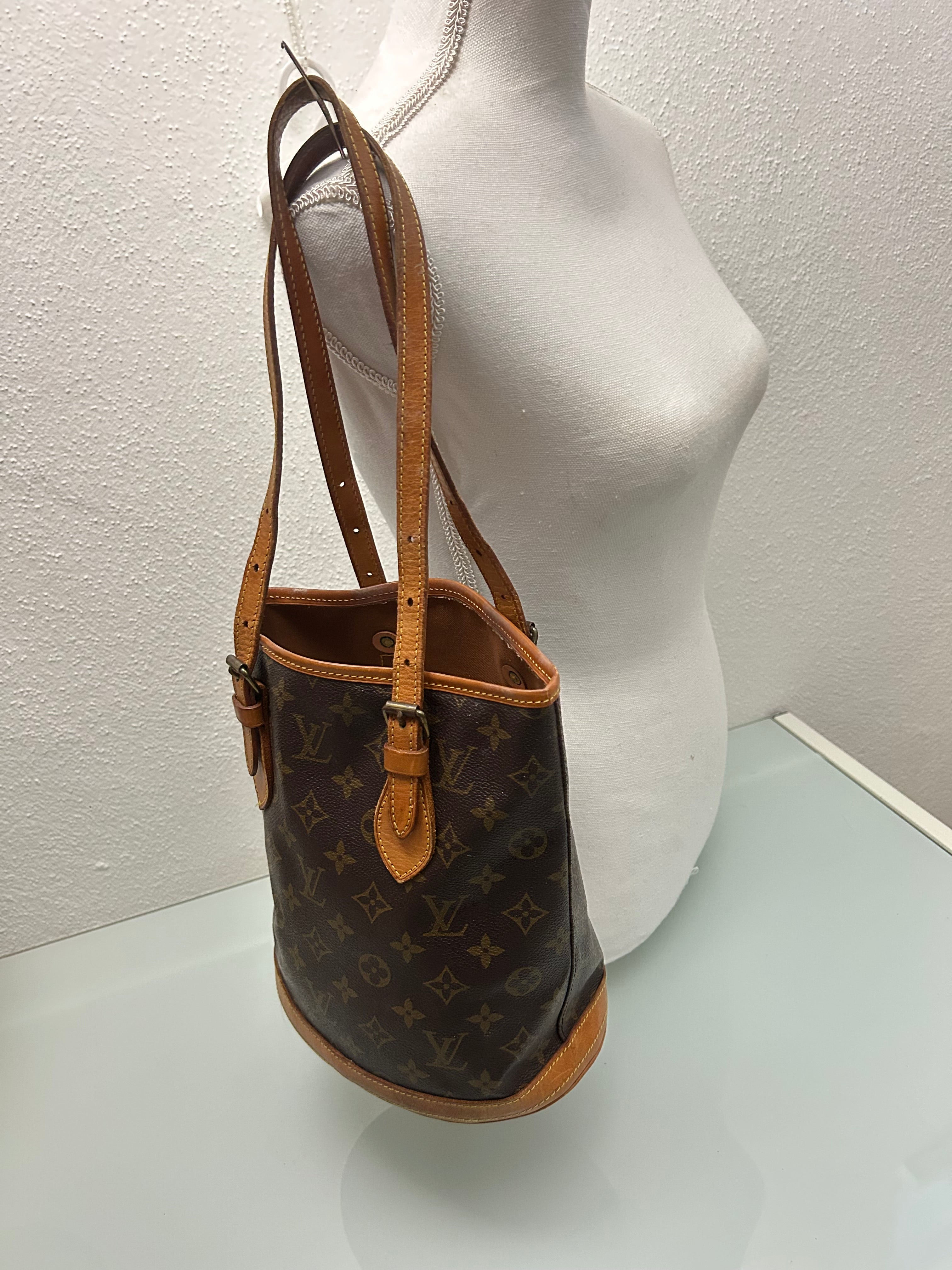 Louis Vuitton Marais