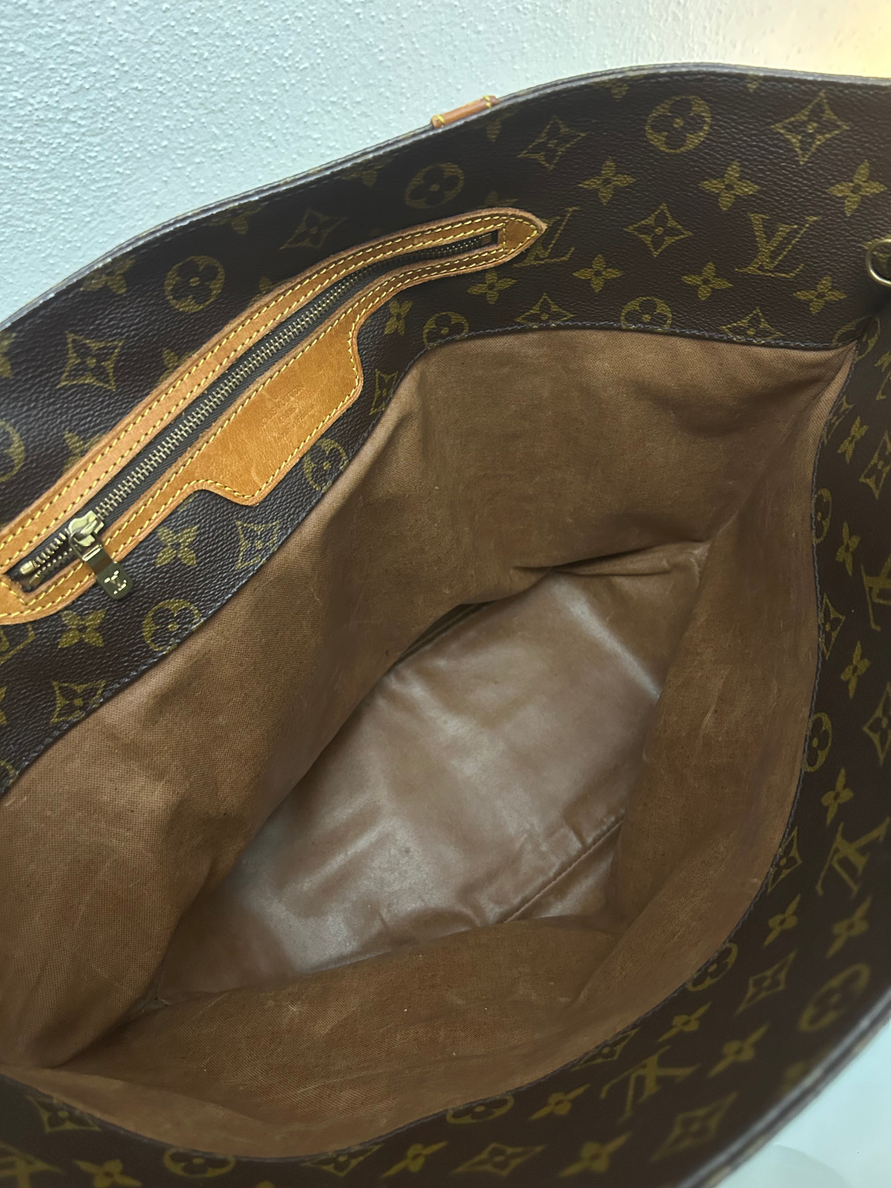 Louis Vuitton Shopper