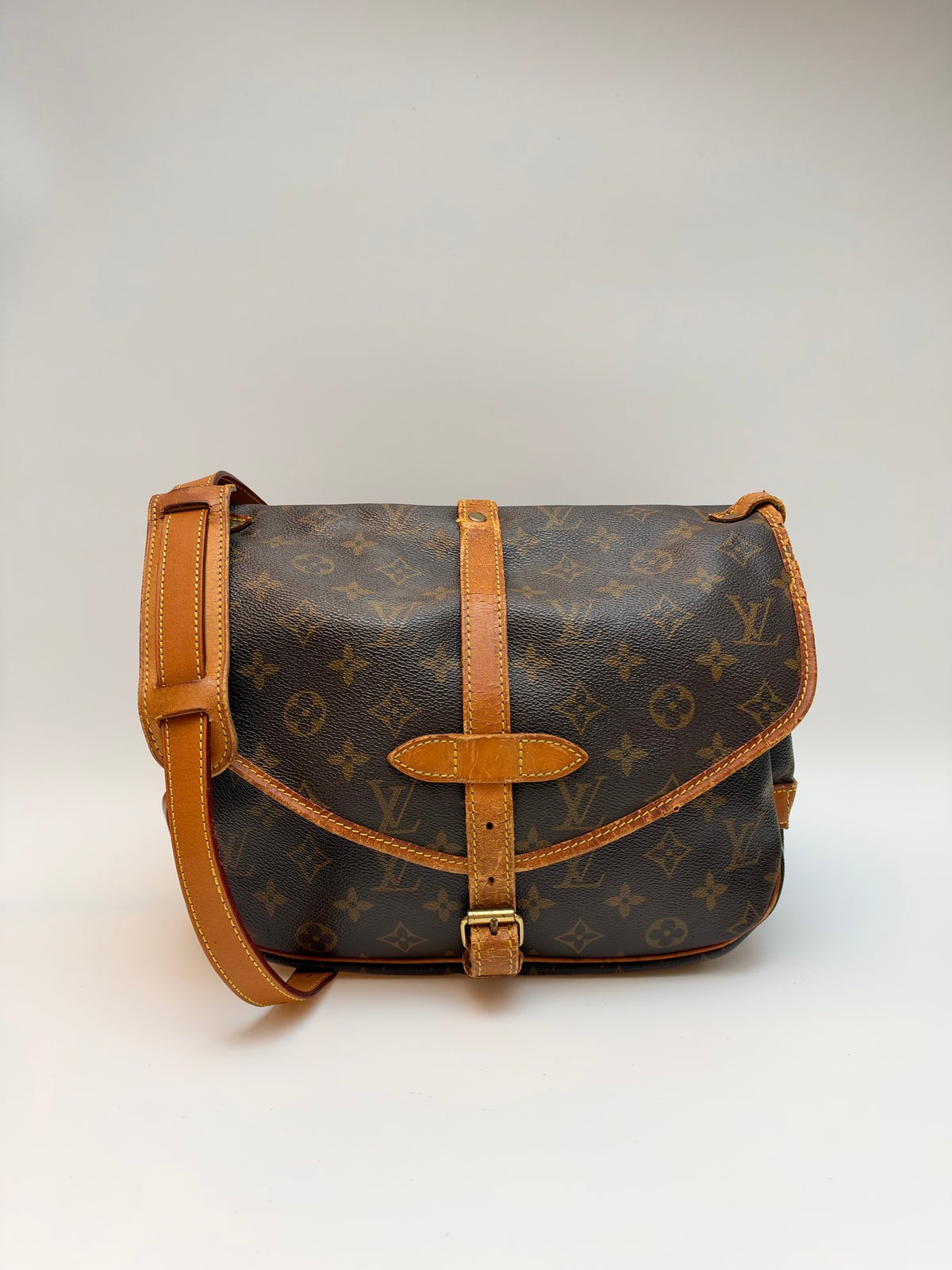 Louis Vuitton Saumur 30