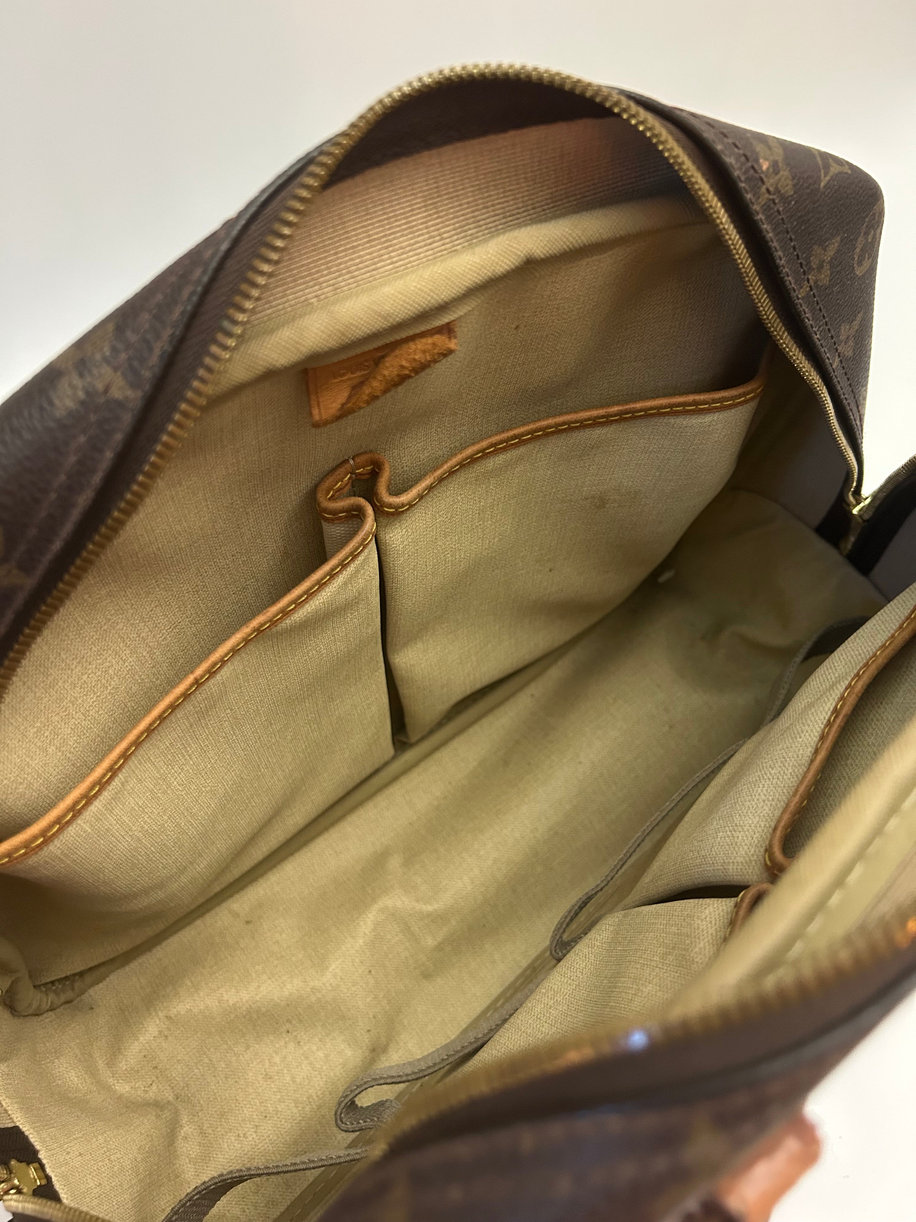 Louis Vuitton Deaudville