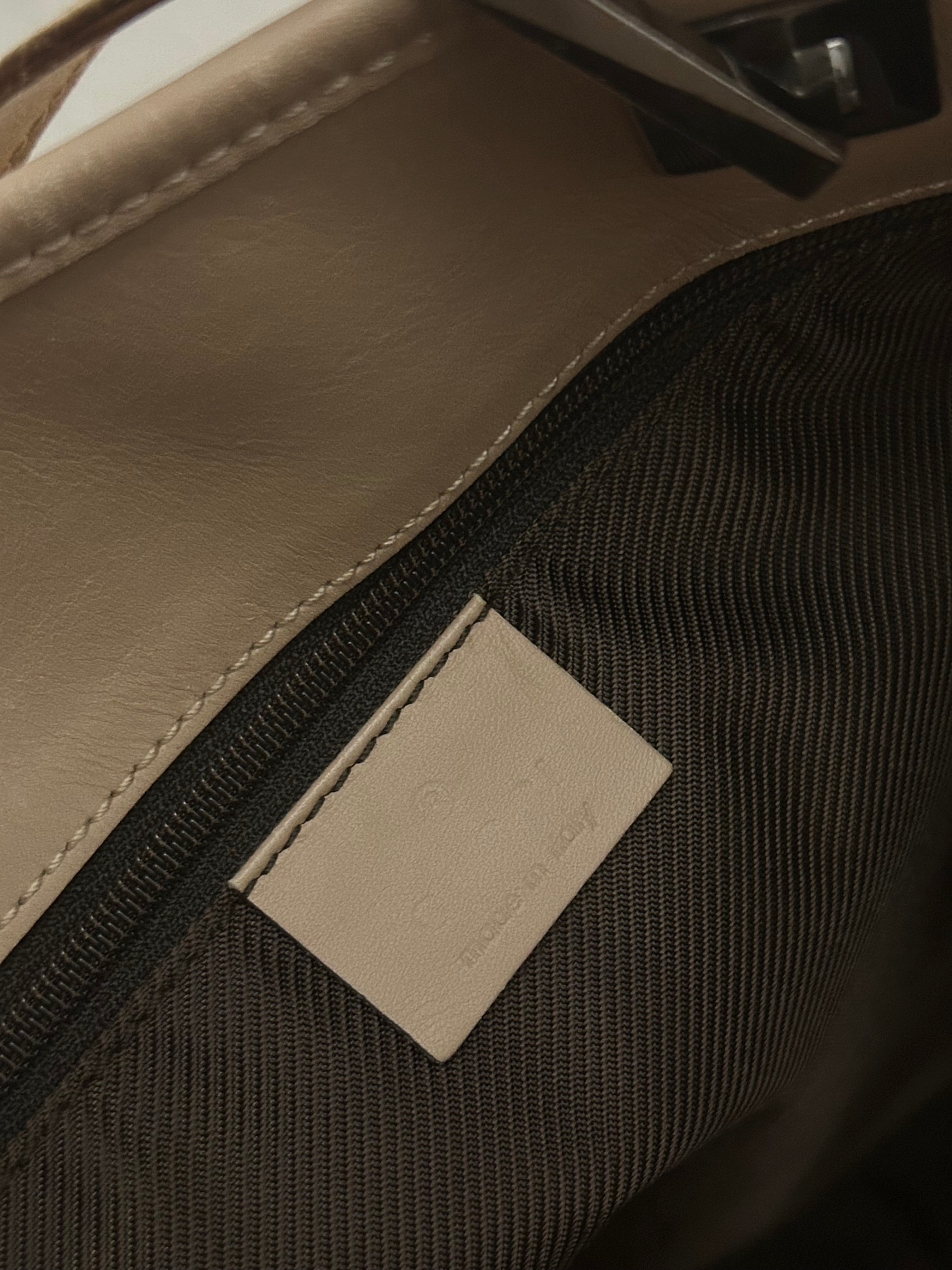 Gucci Beige Buckettaske