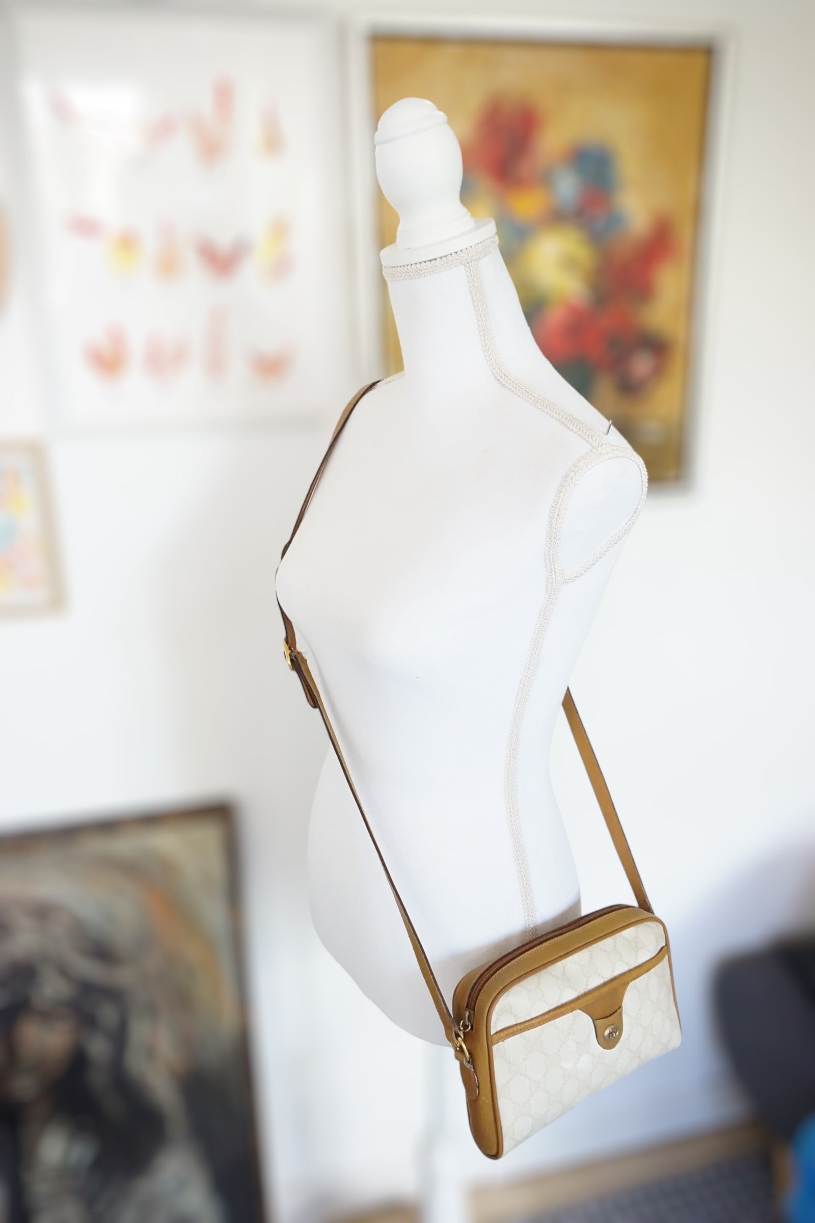 Gucci White Crossbody