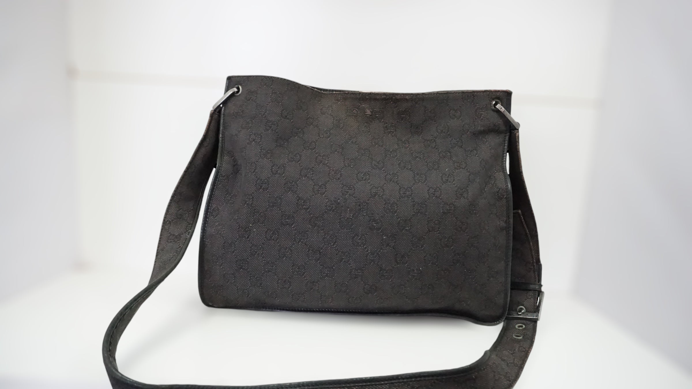 Gucci Messenger