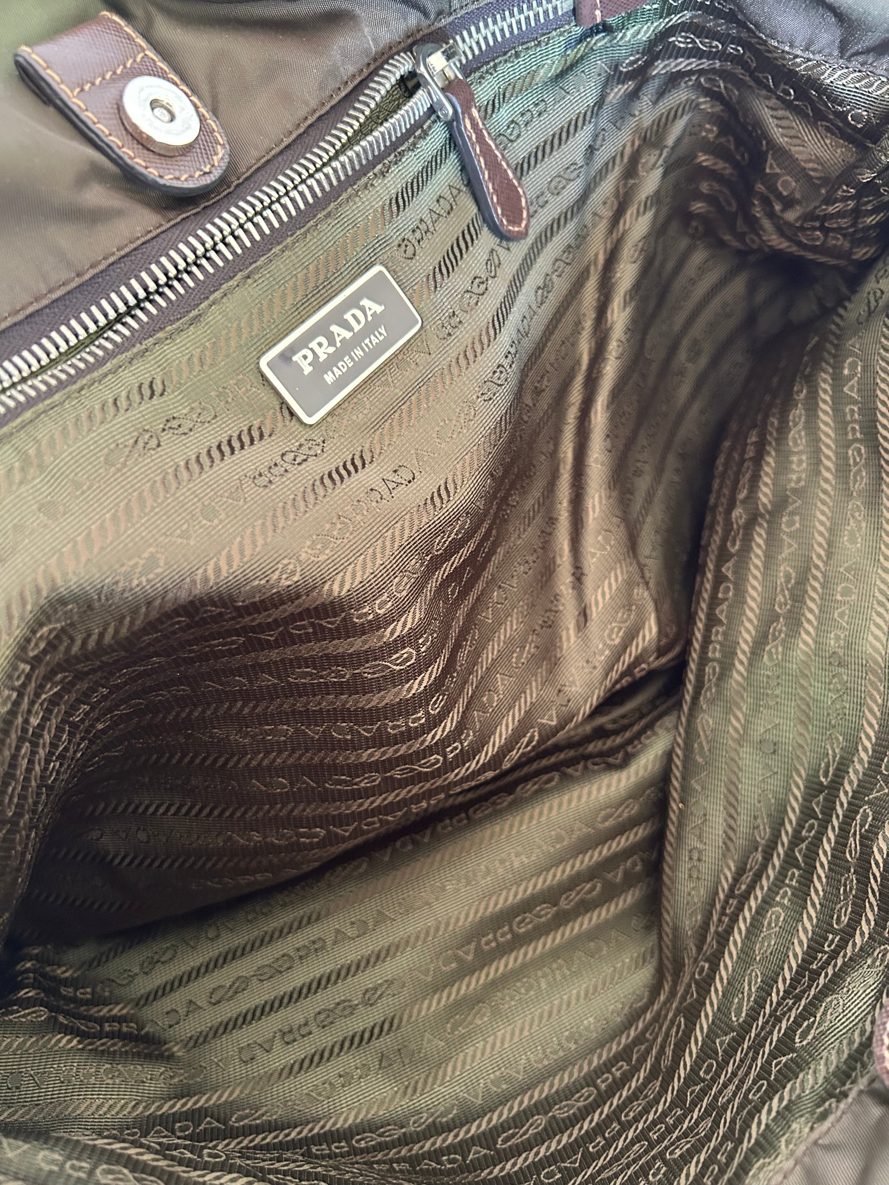 Prada Armygrøn Shoulderbag