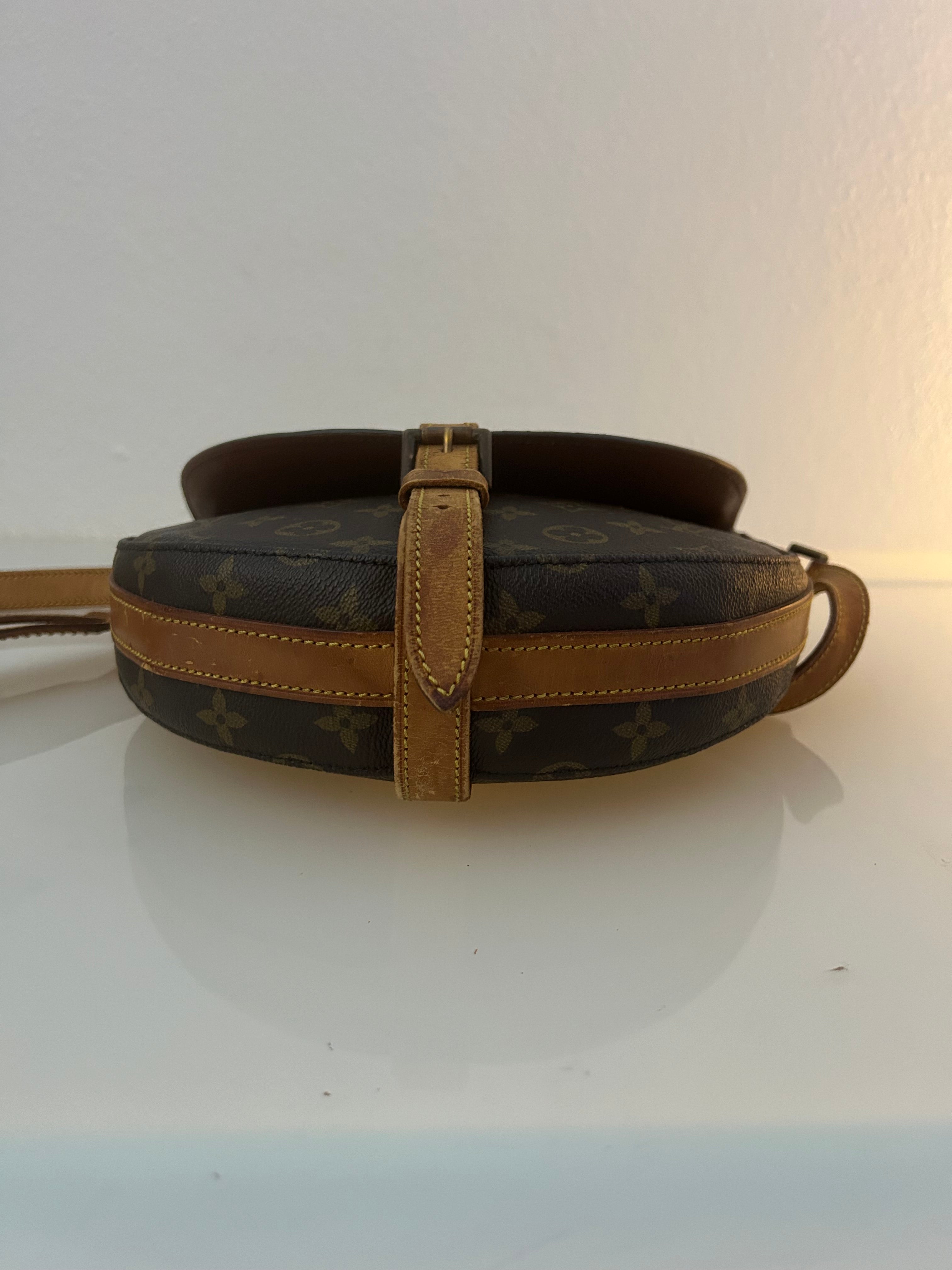 Louis Vuitton Chantilly