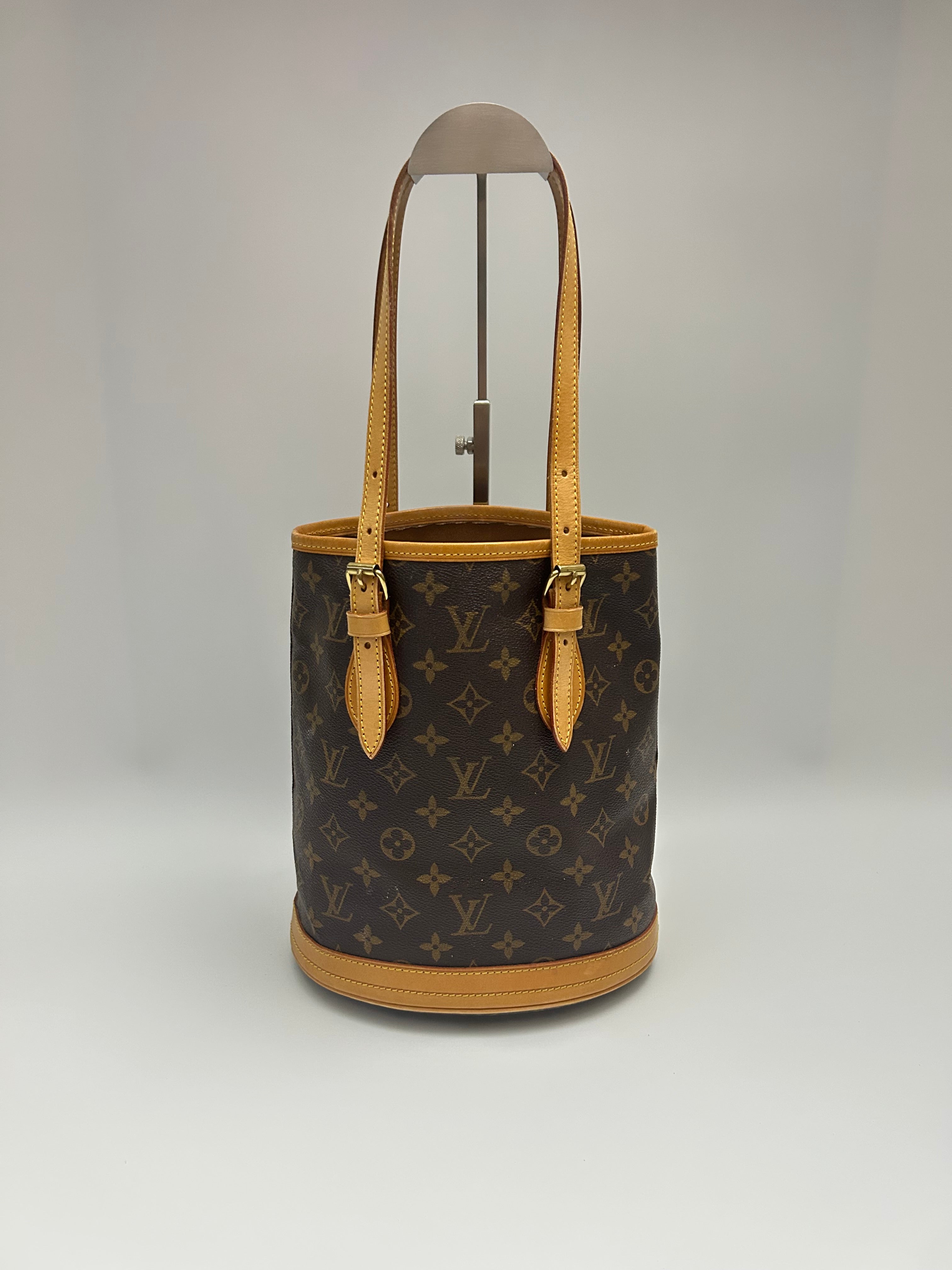 Louis Vuitton Marais