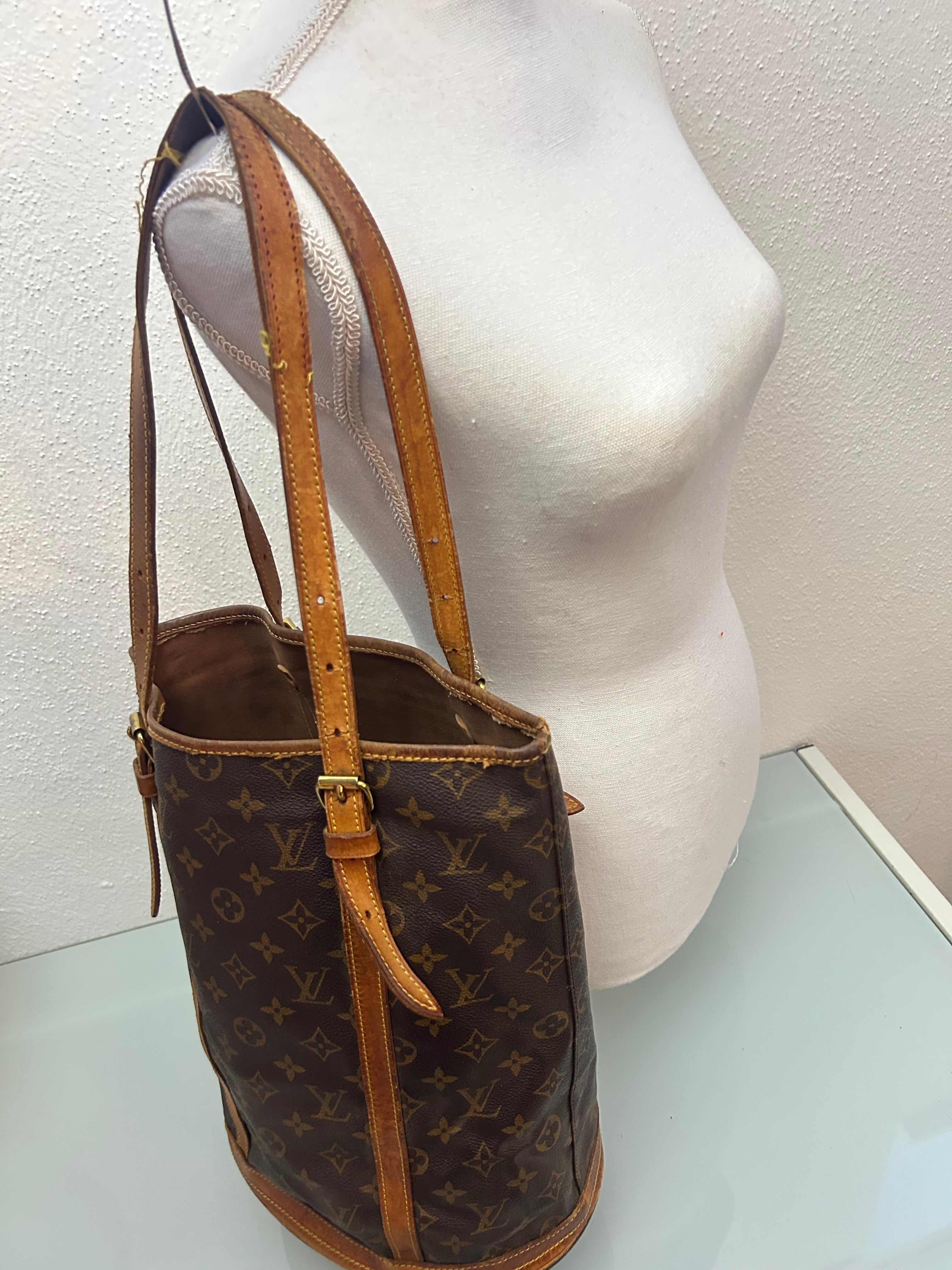 Louis Vuitton Marais Bucketbag
