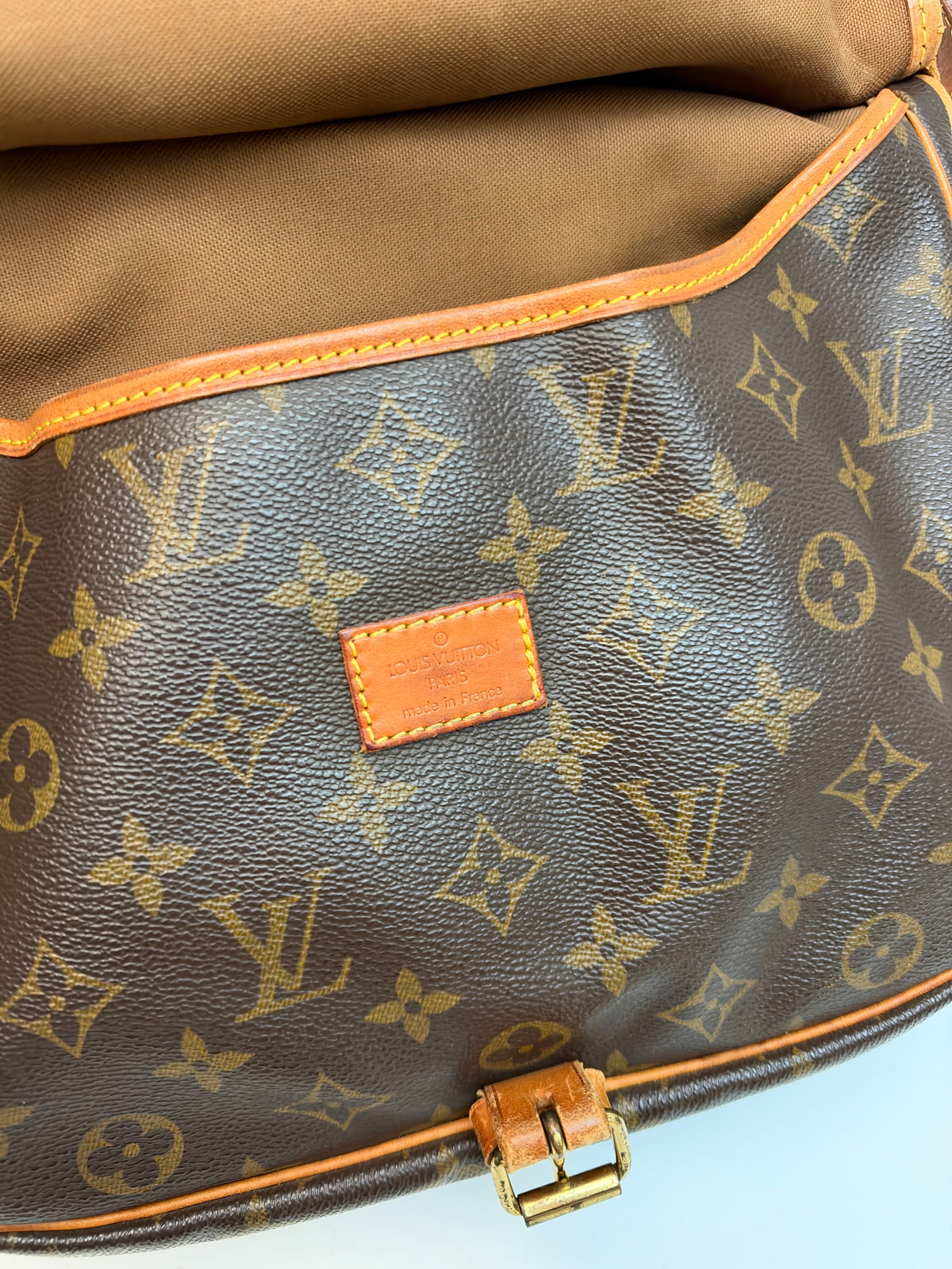 Louis Vuitton Saumur 30