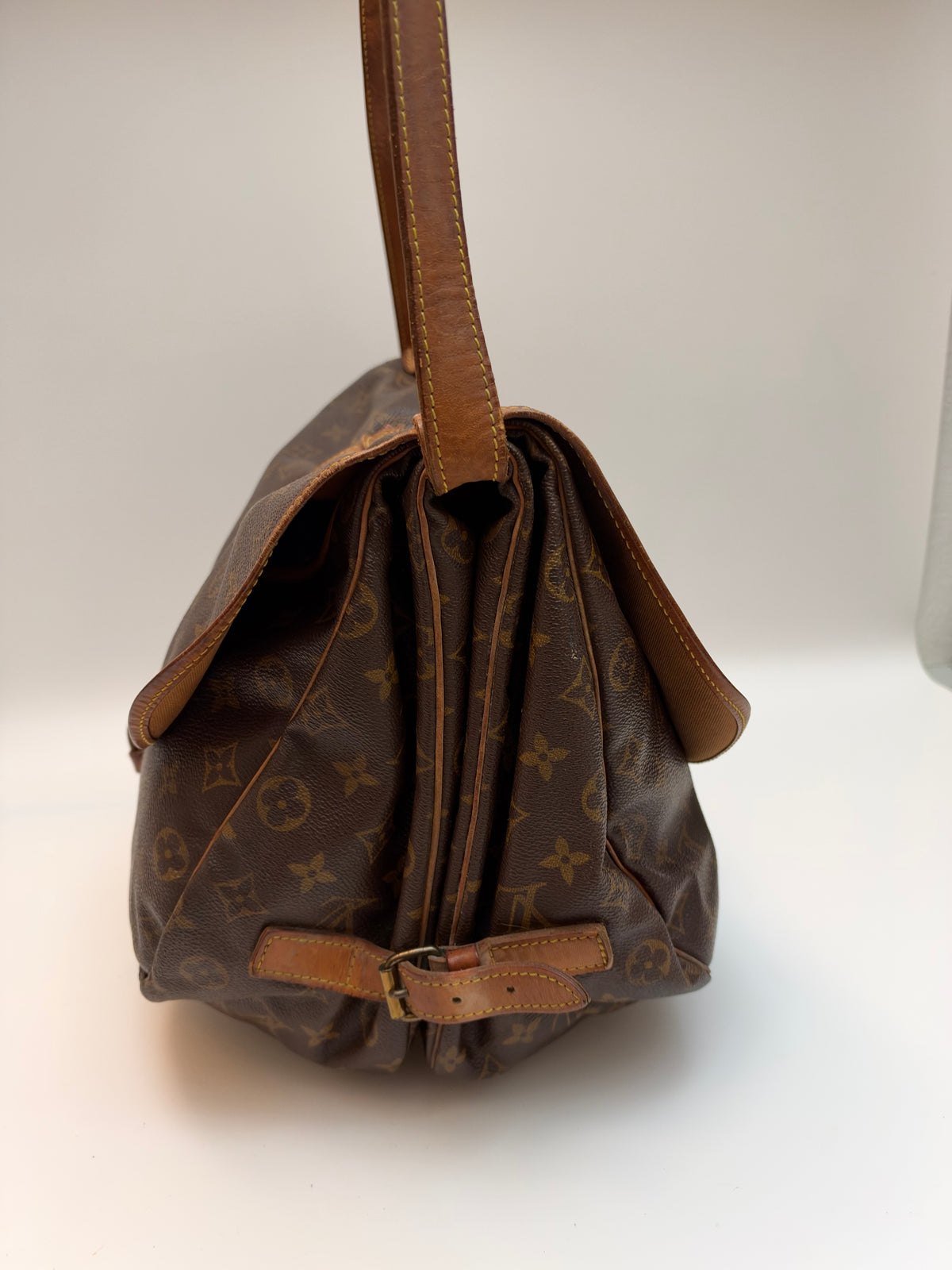 Louis Vuitton Saumur 35
