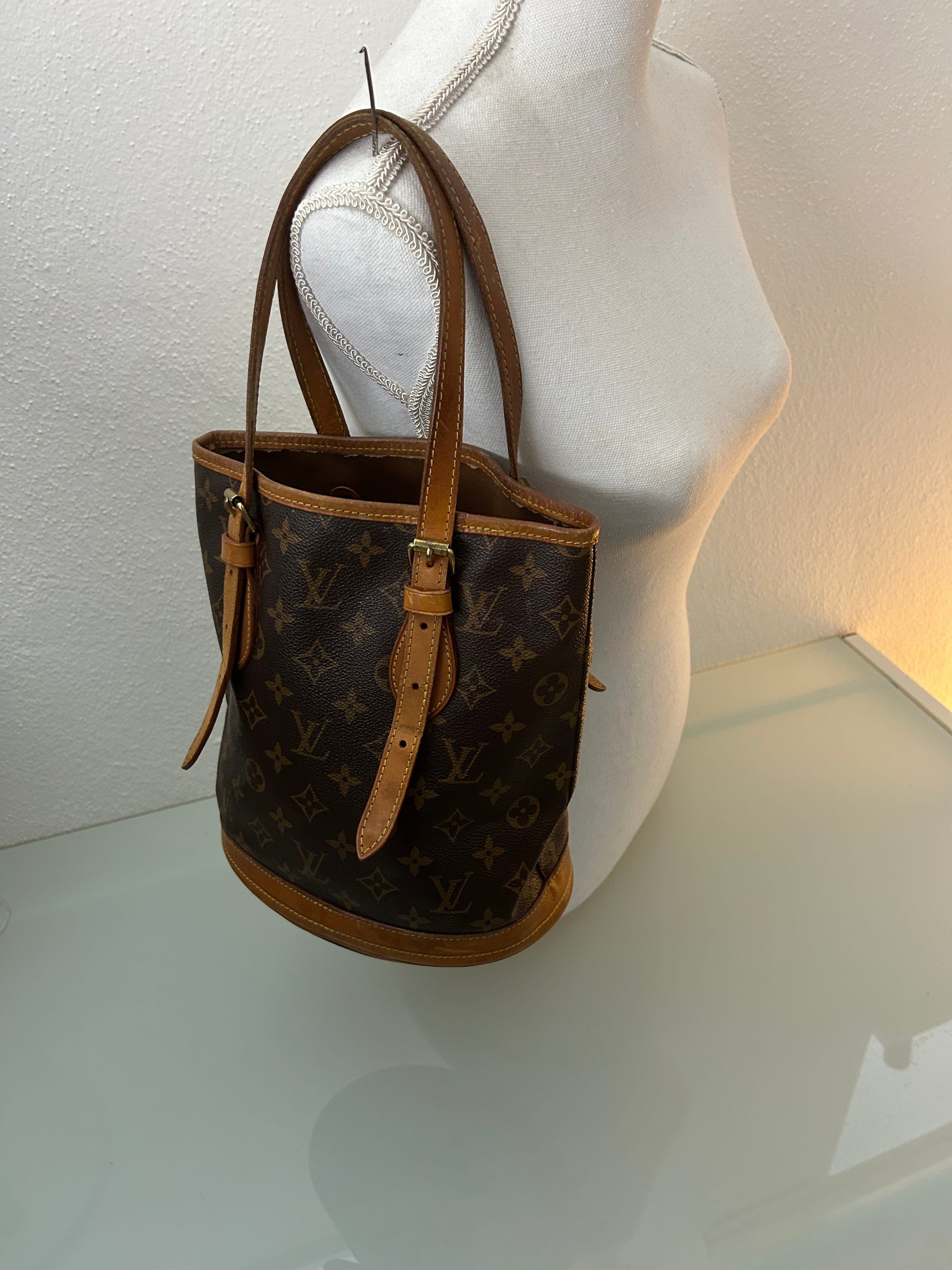 Louis Vuitton Marais