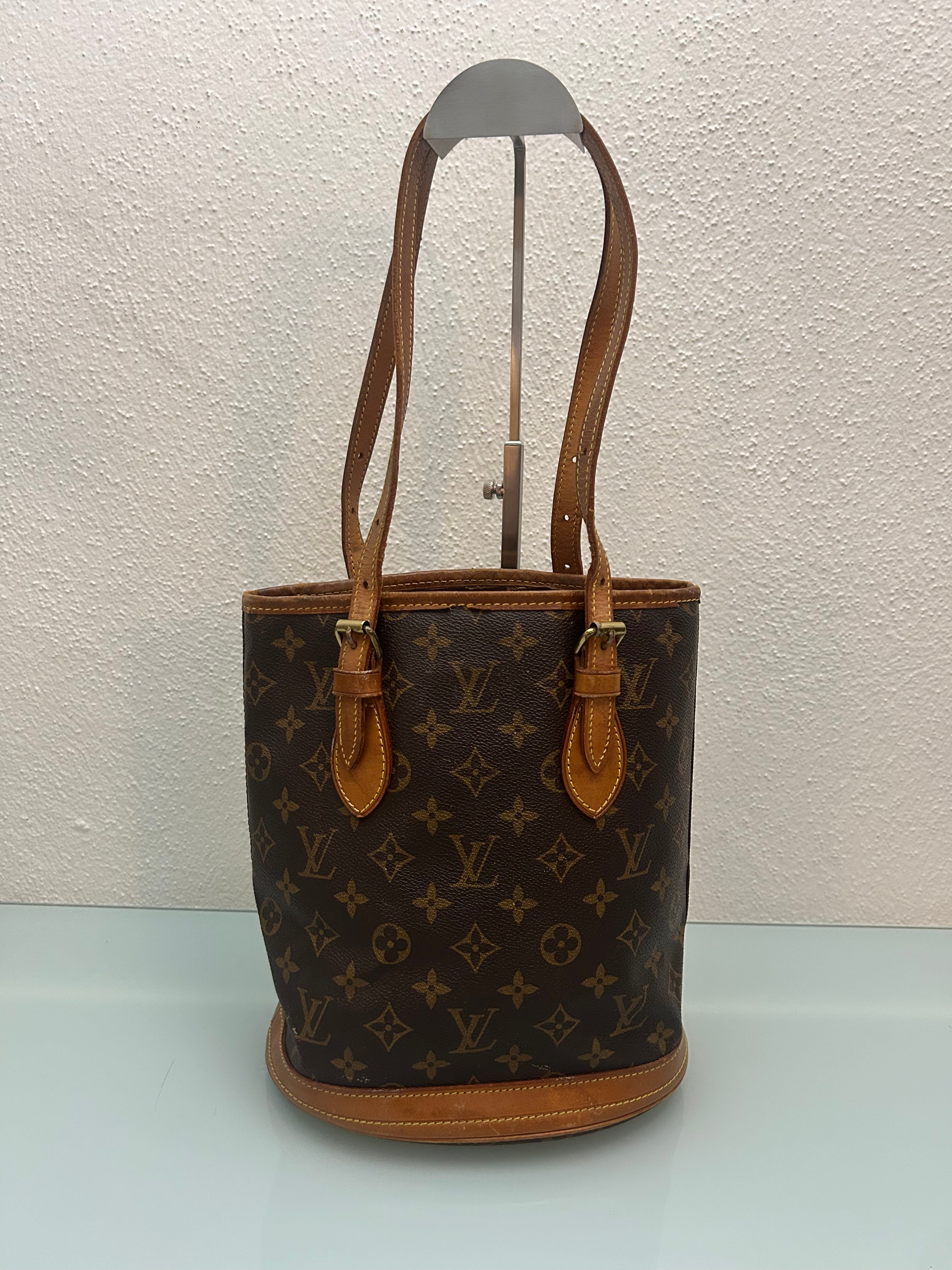 Louis Vuitton Marais