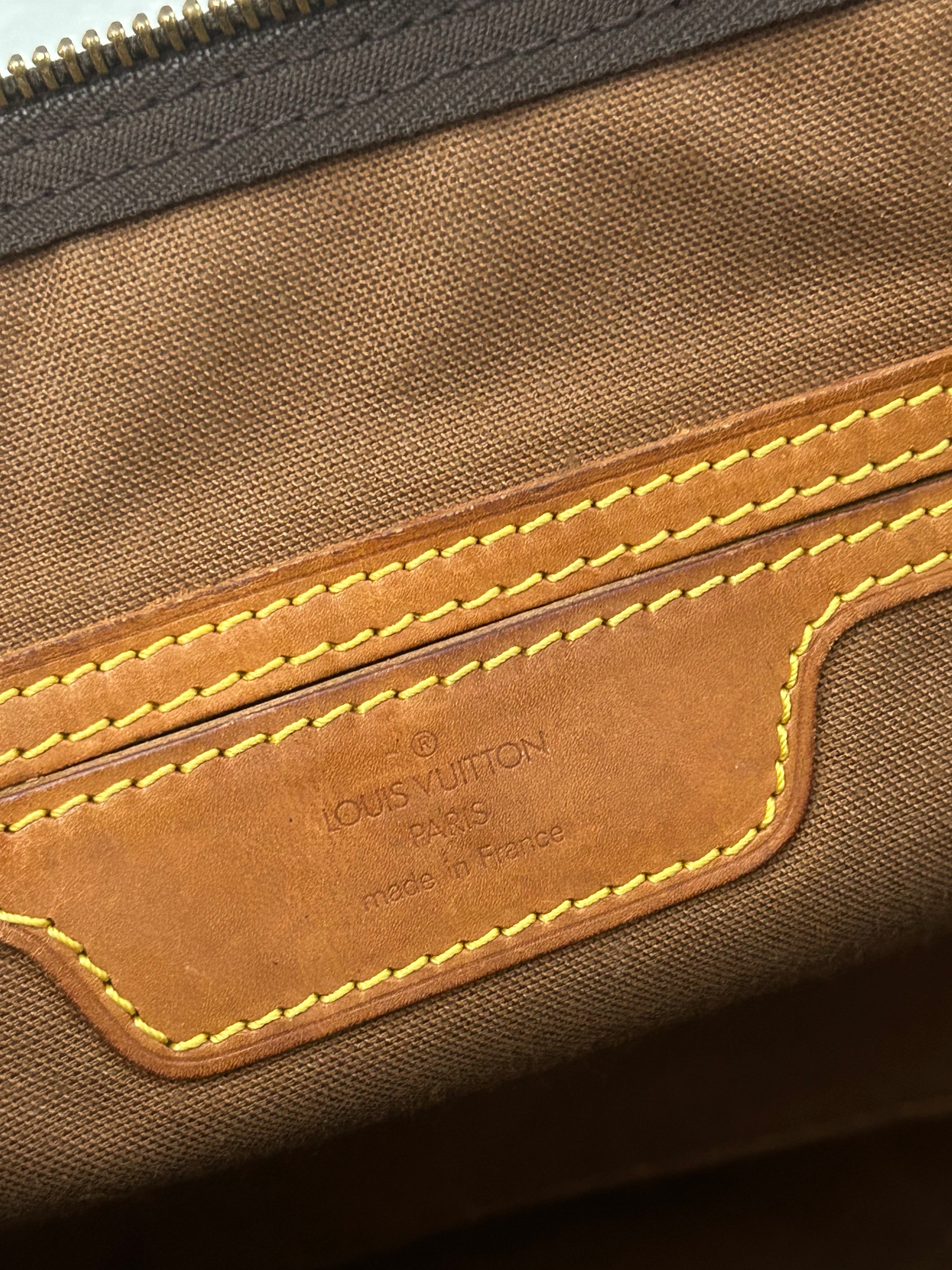 Louis Vuitton Shoulder bag