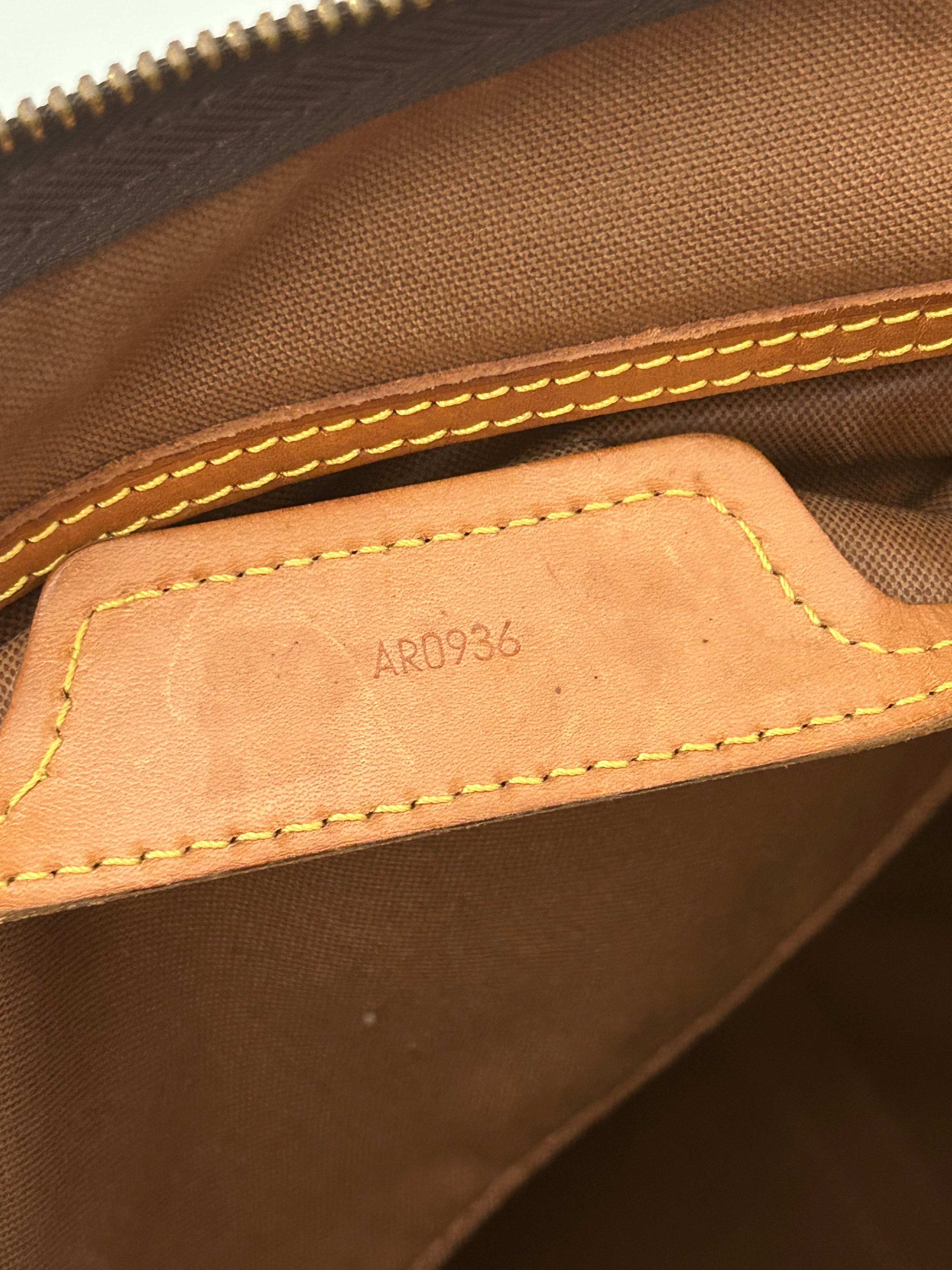 Louis Vuitton Shoulder bag