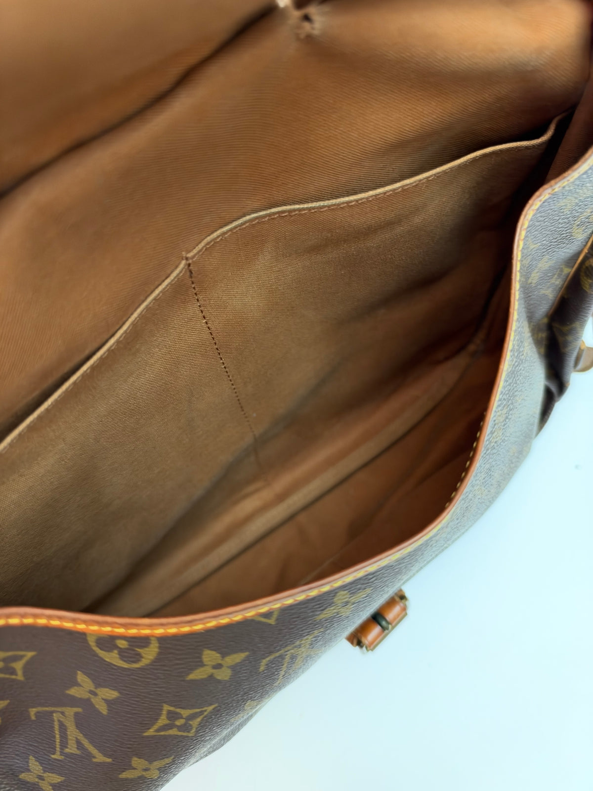 Louis Vuitton Saumur 35