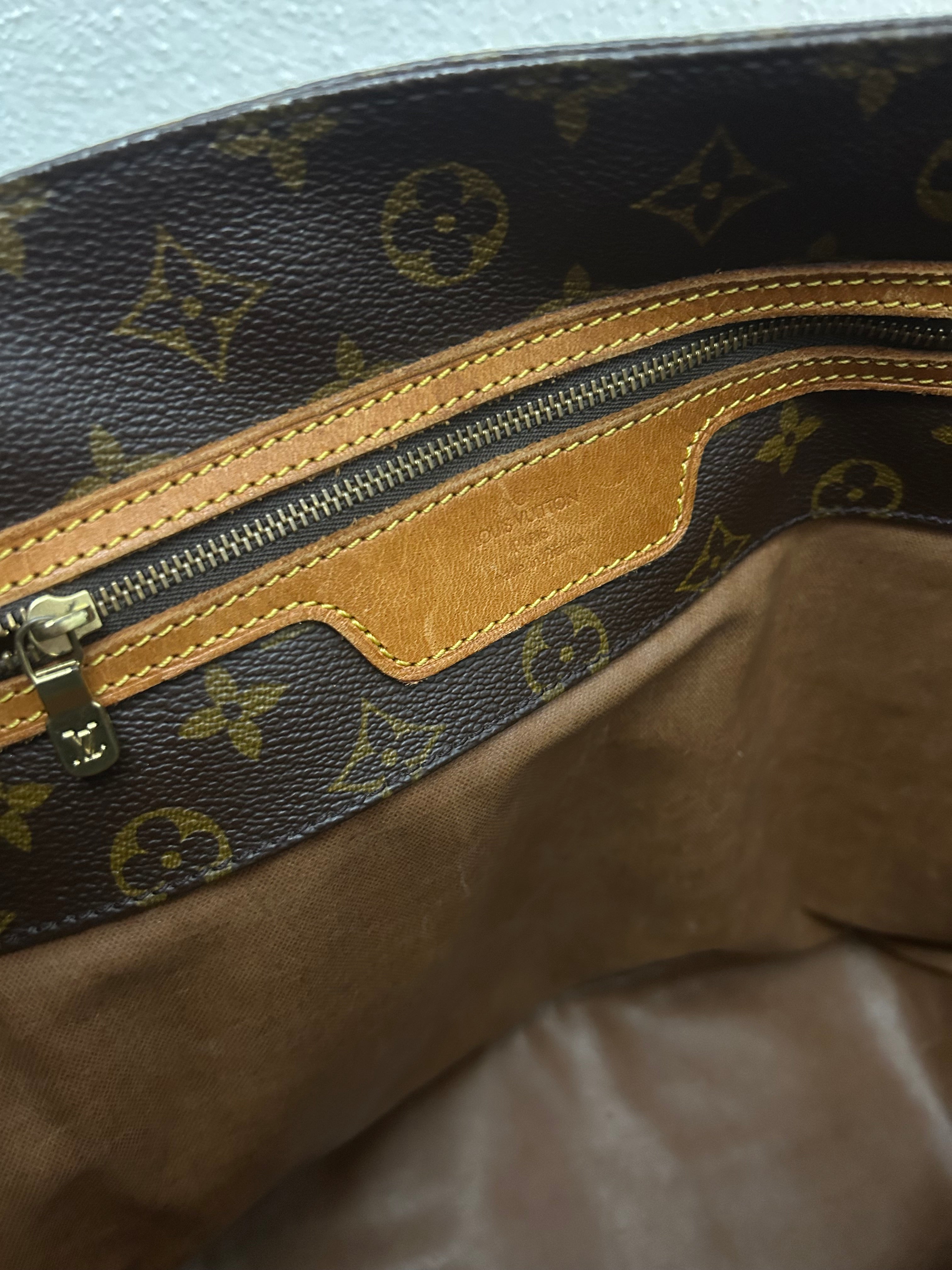 Louis Vuitton Shopper