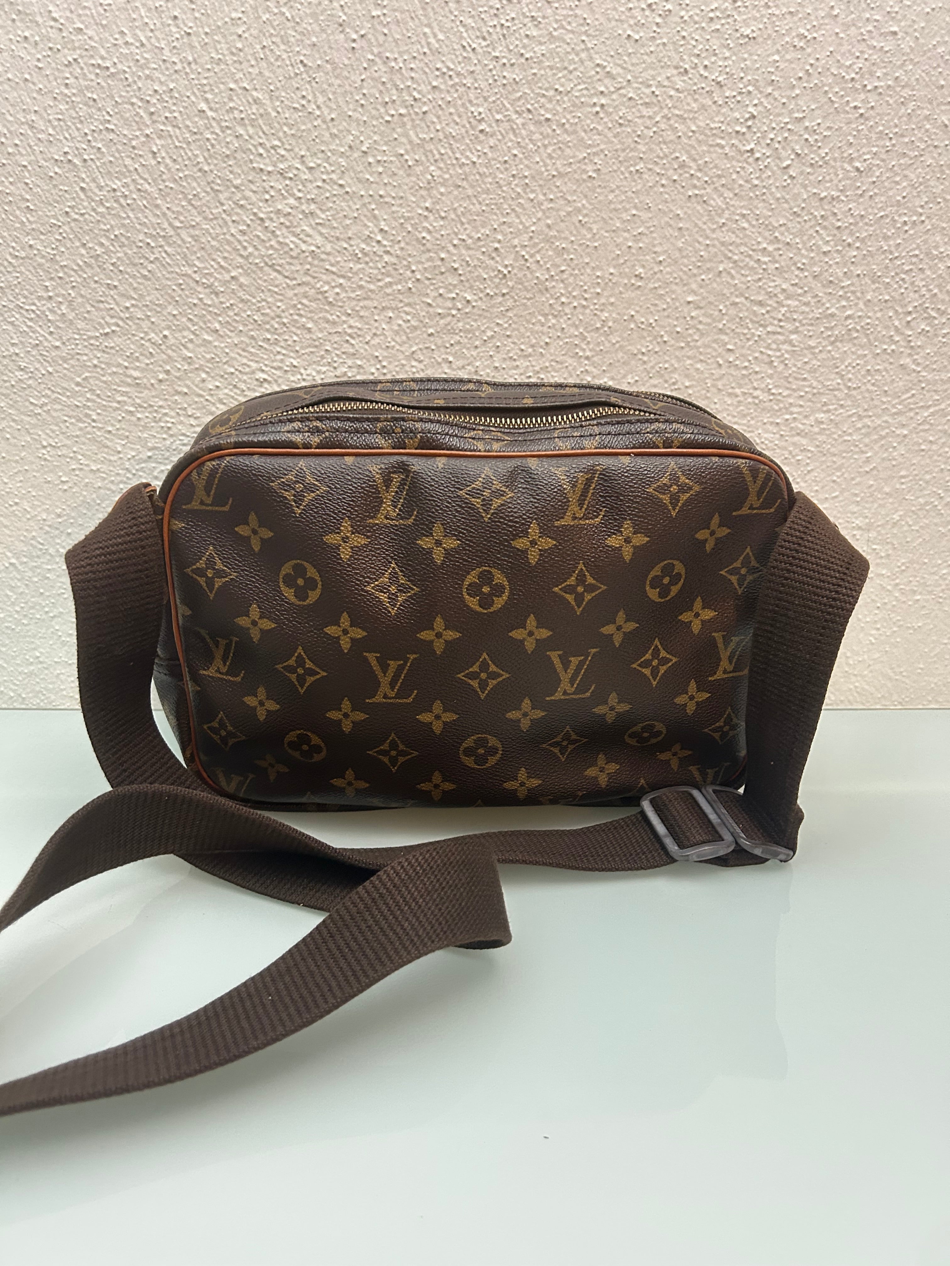 Louis Vuitton Reporter