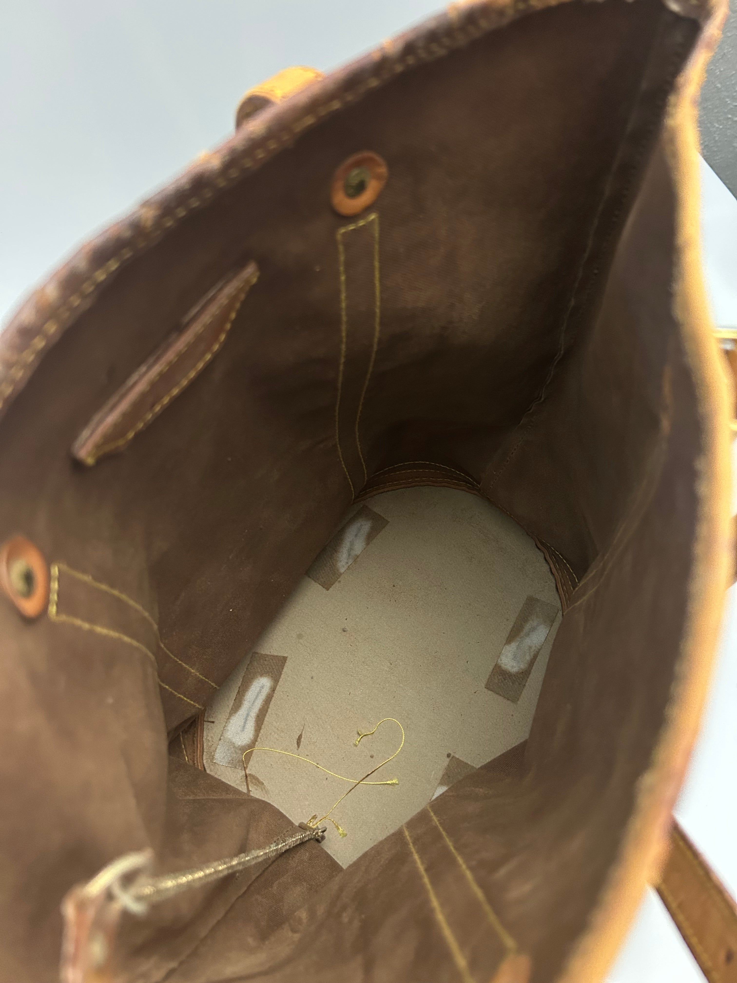 Louis Vuitton Marais Bucketbag