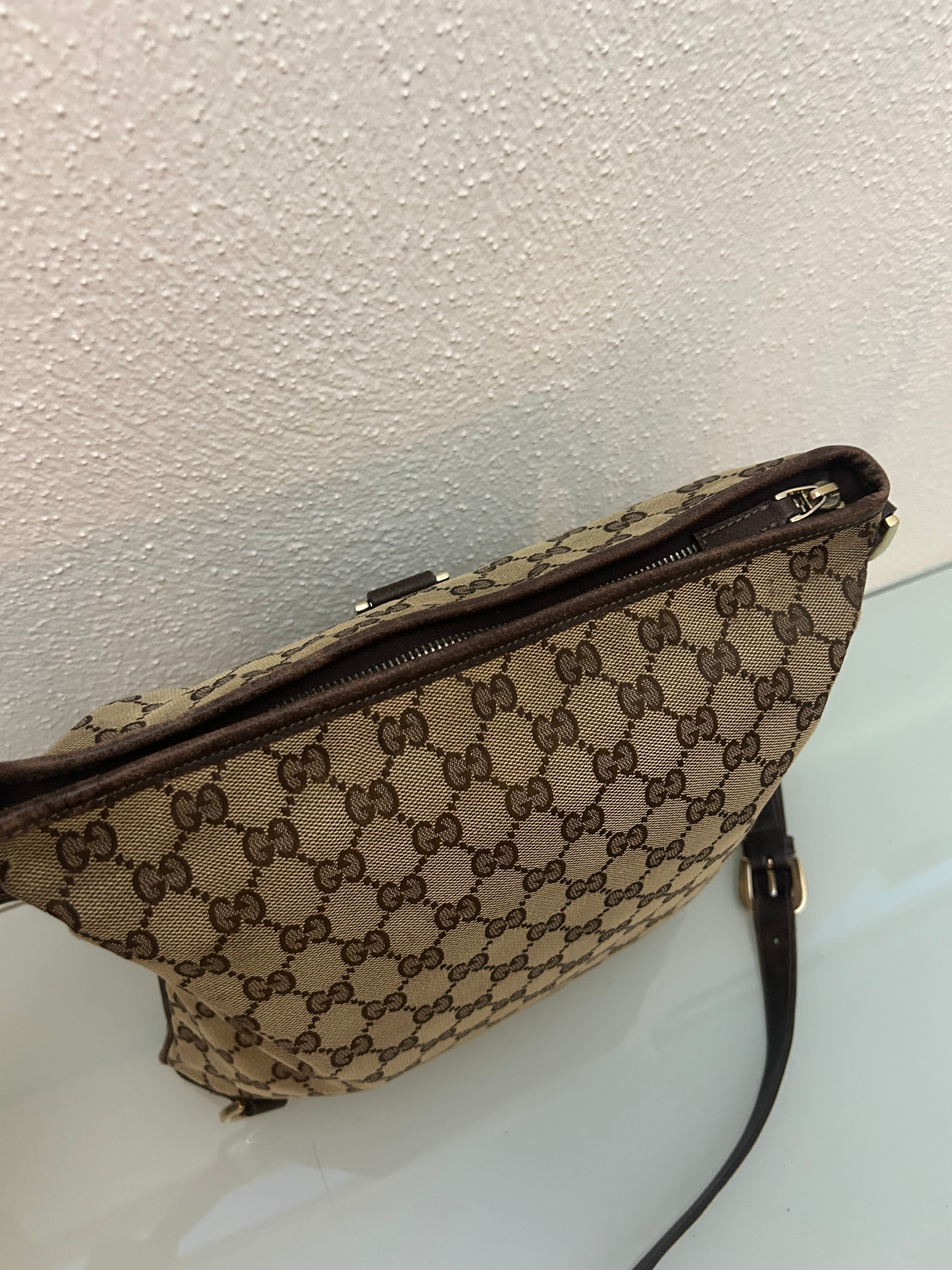 Gucci Messenger