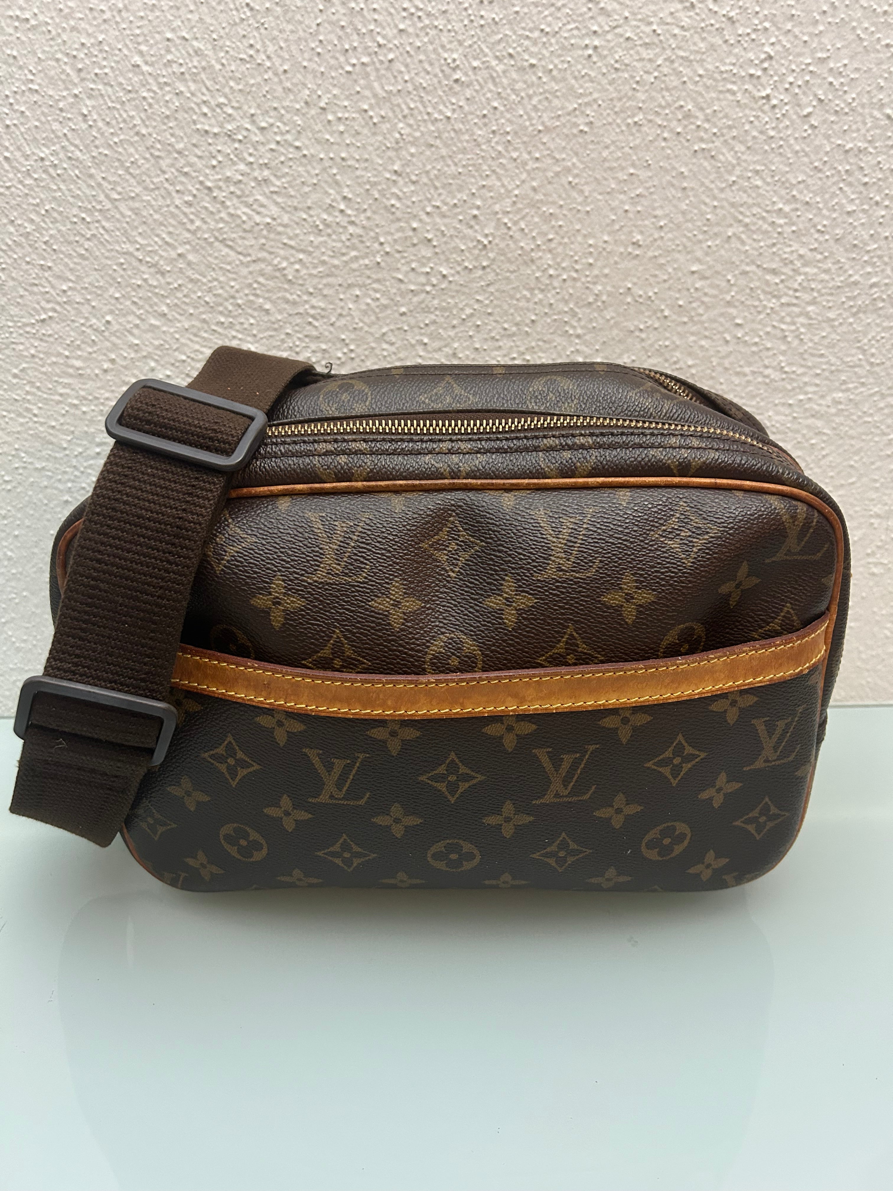 Louis Vuitton Reporter
