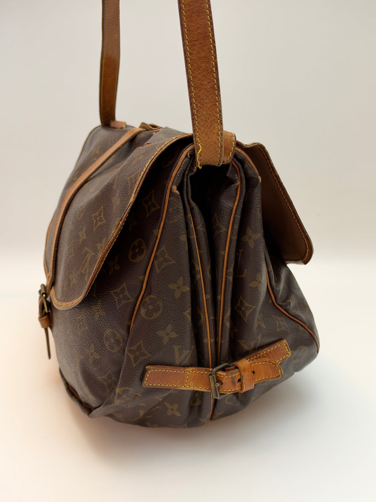 Louis Vuitton Saumur 35
