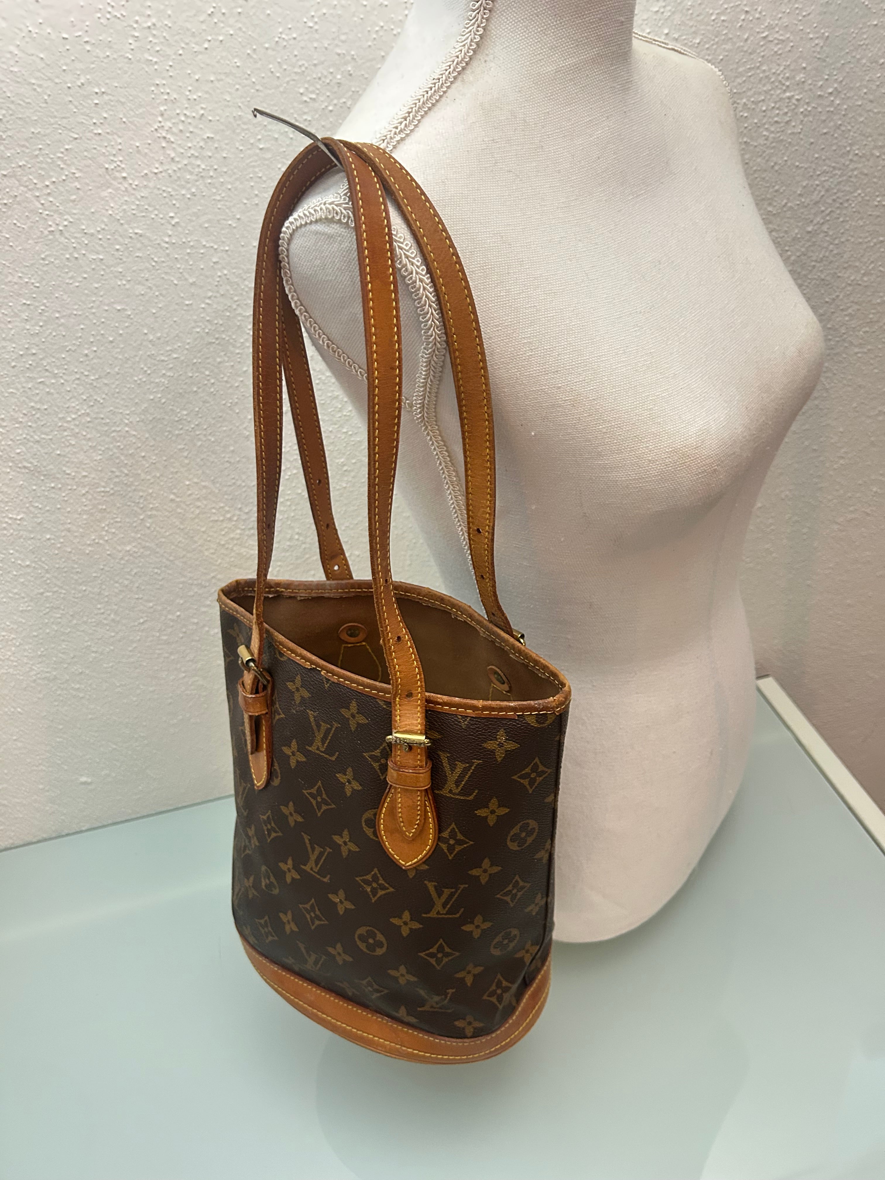 Louis Vuitton Marais