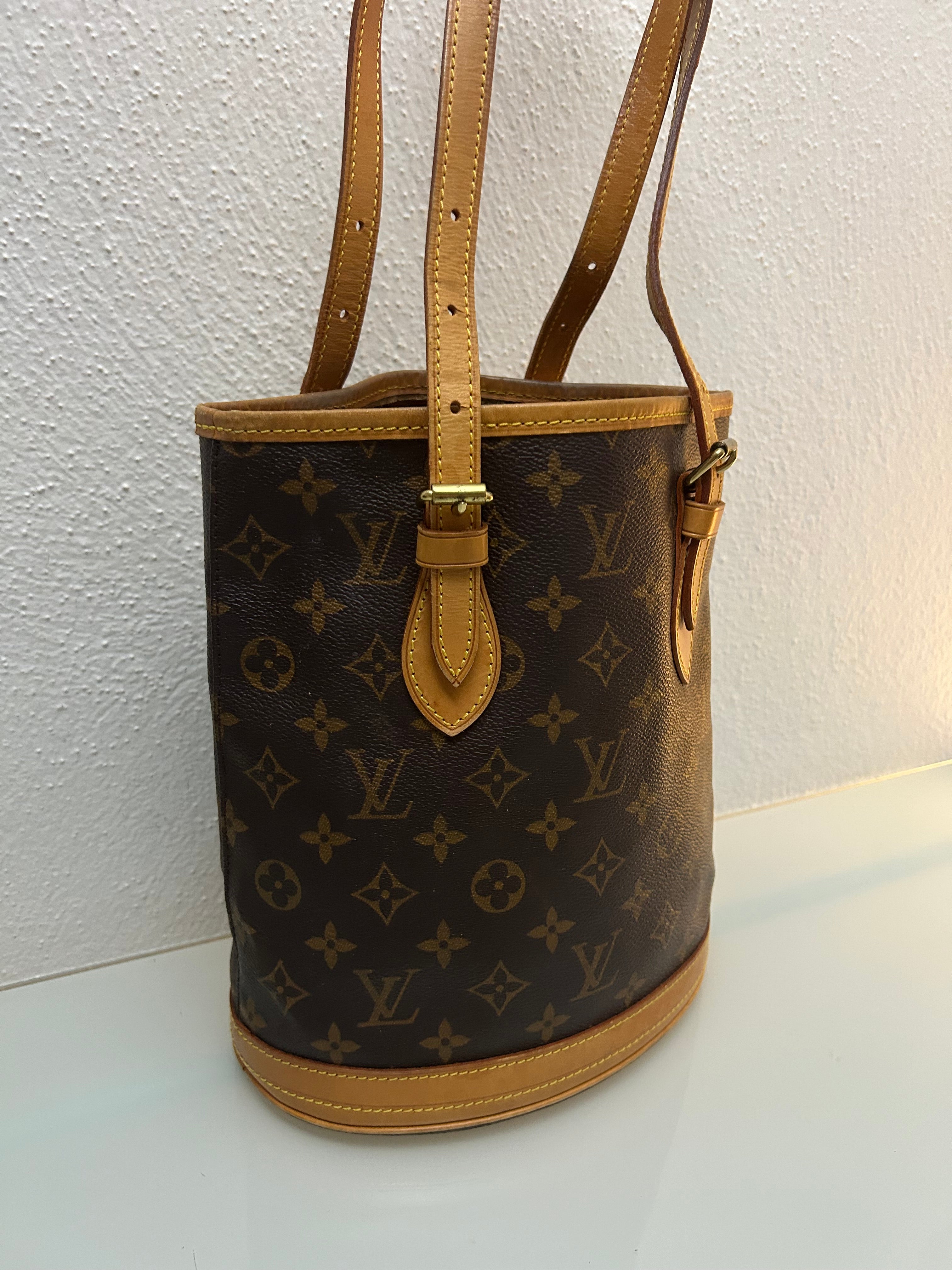 Louis Vuitton Marais