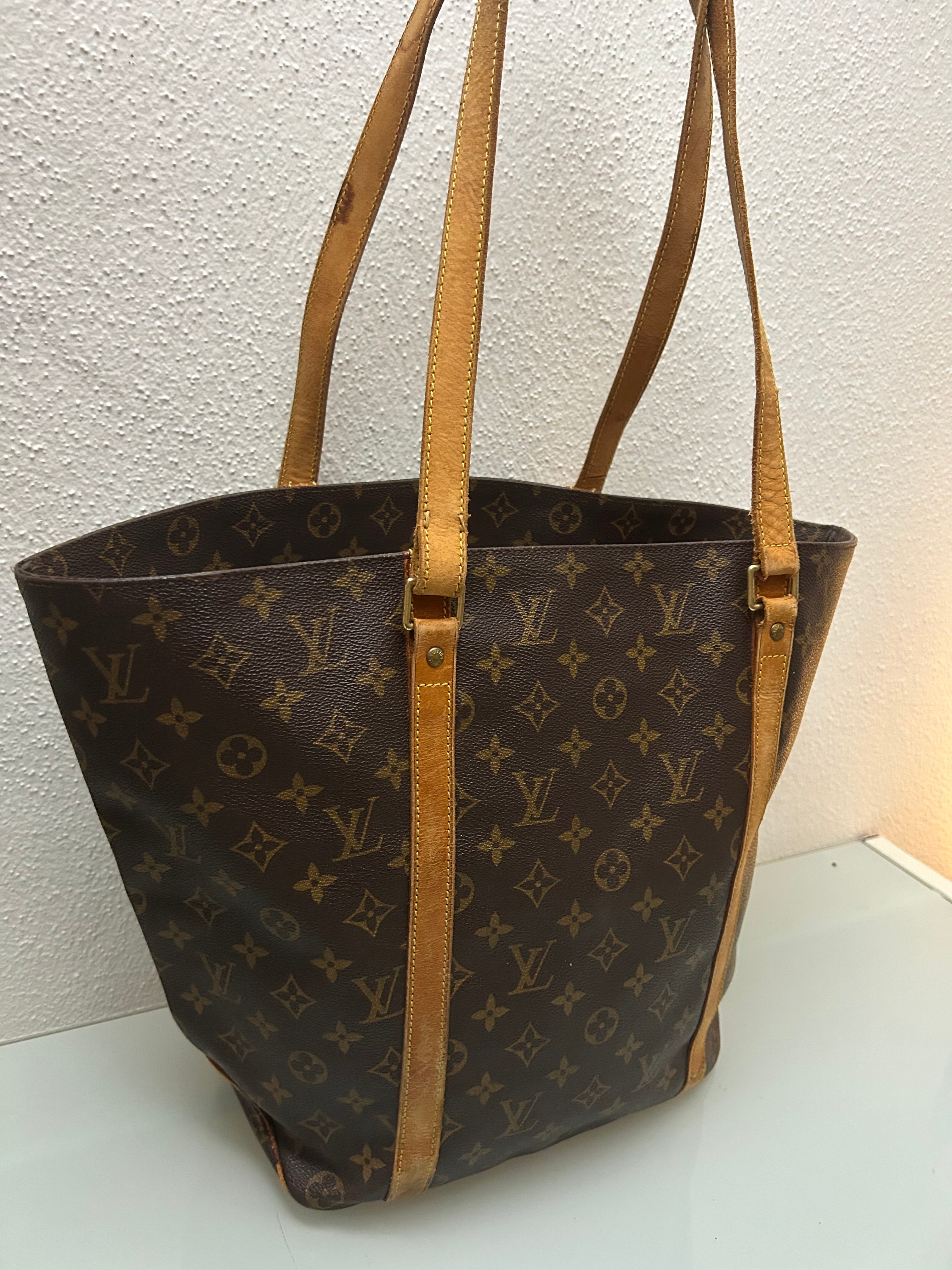 Louis Vuitton Shopper