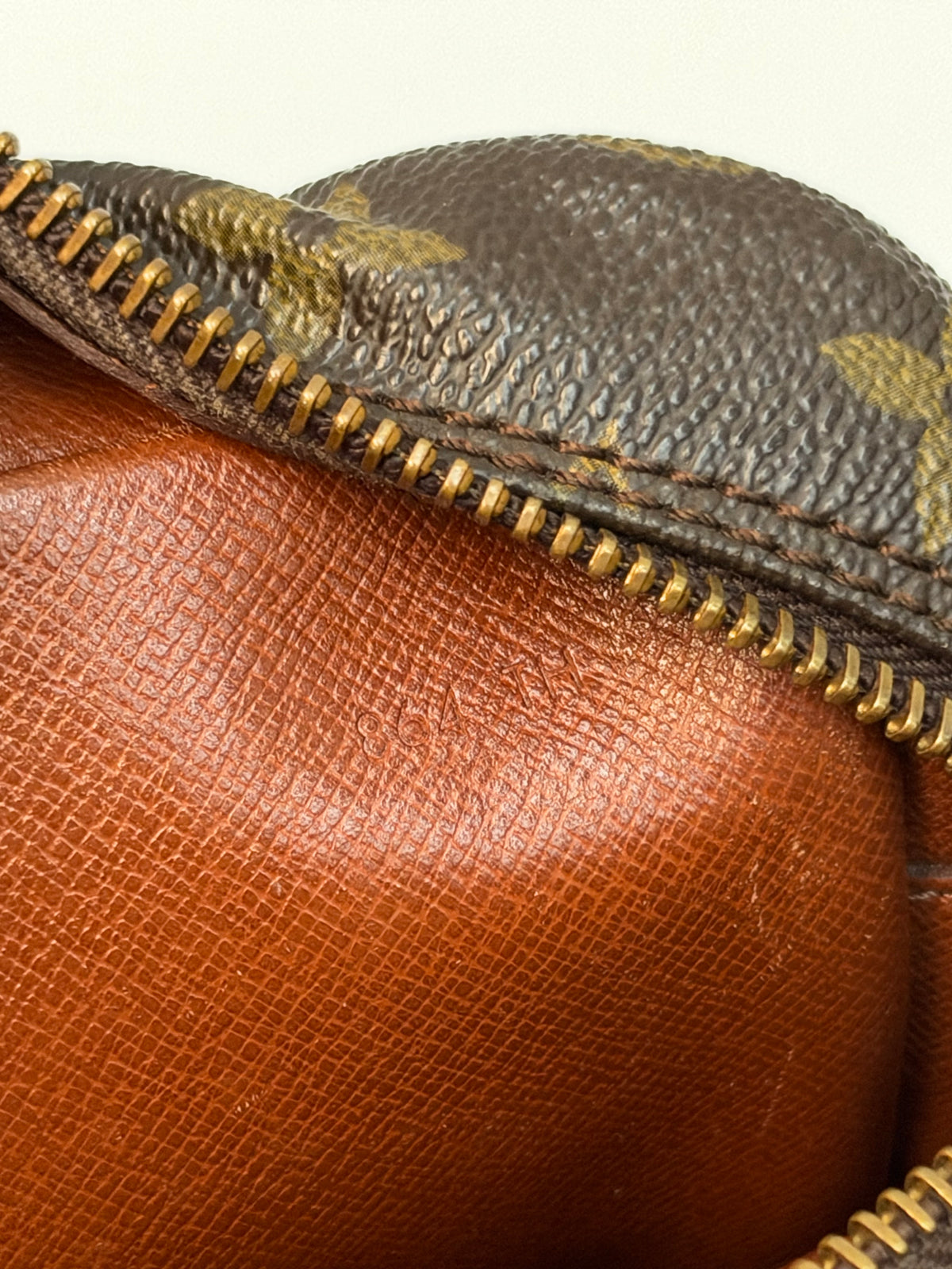 Louis Vuitton Trocadéro 27