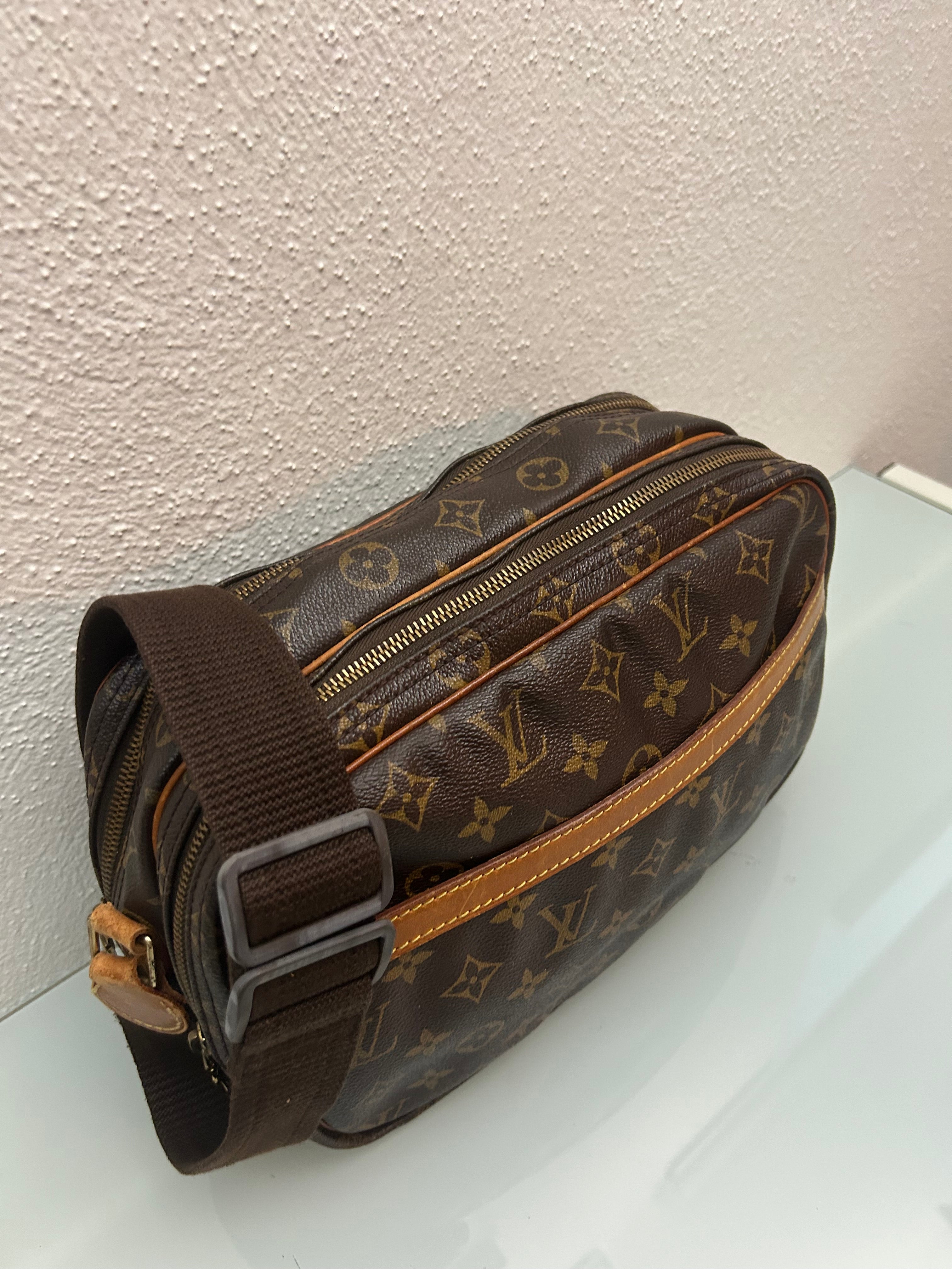 Louis Vuitton Reporter