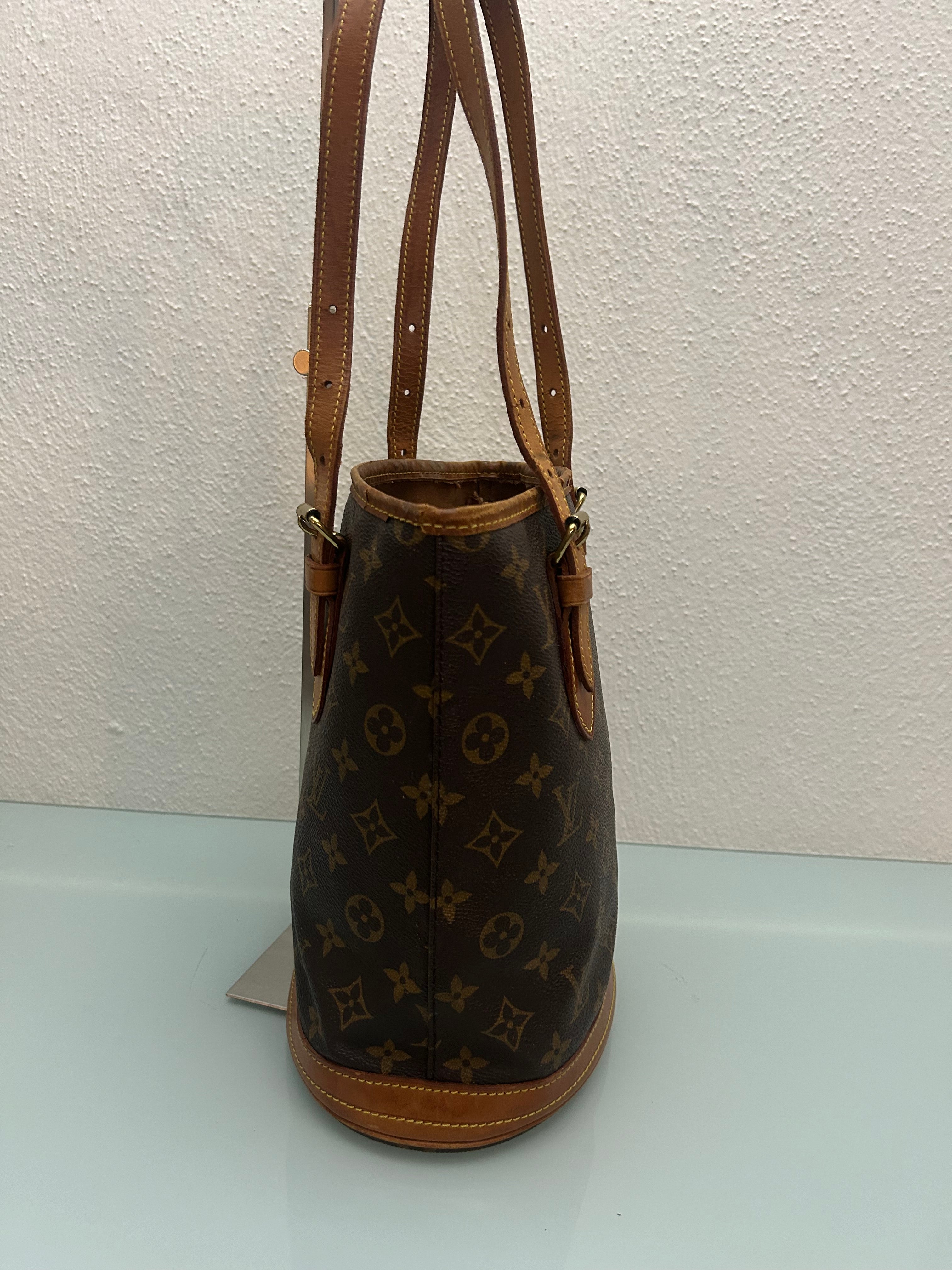 Louis Vuitton Marais