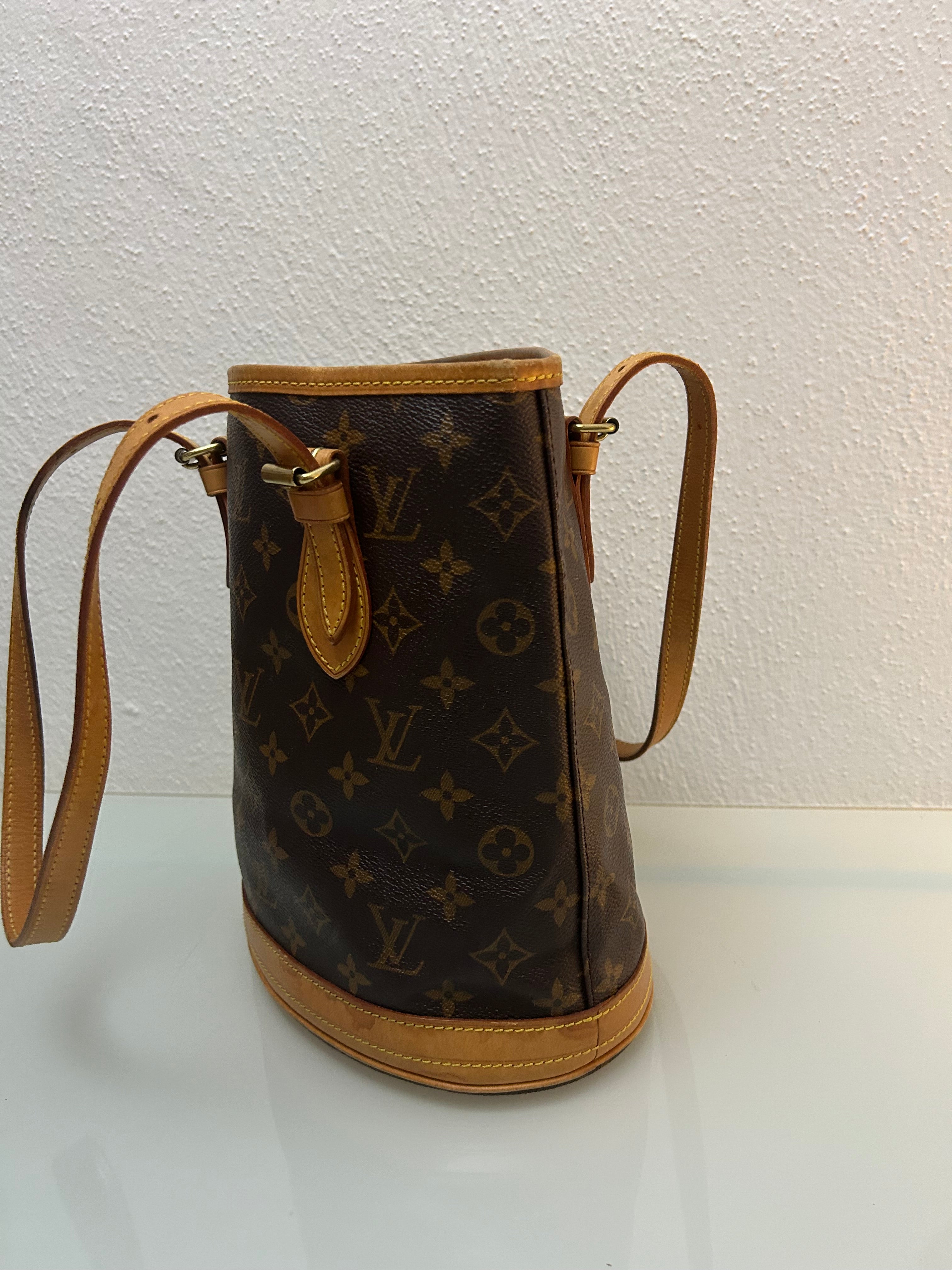 Louis Vuitton Marais