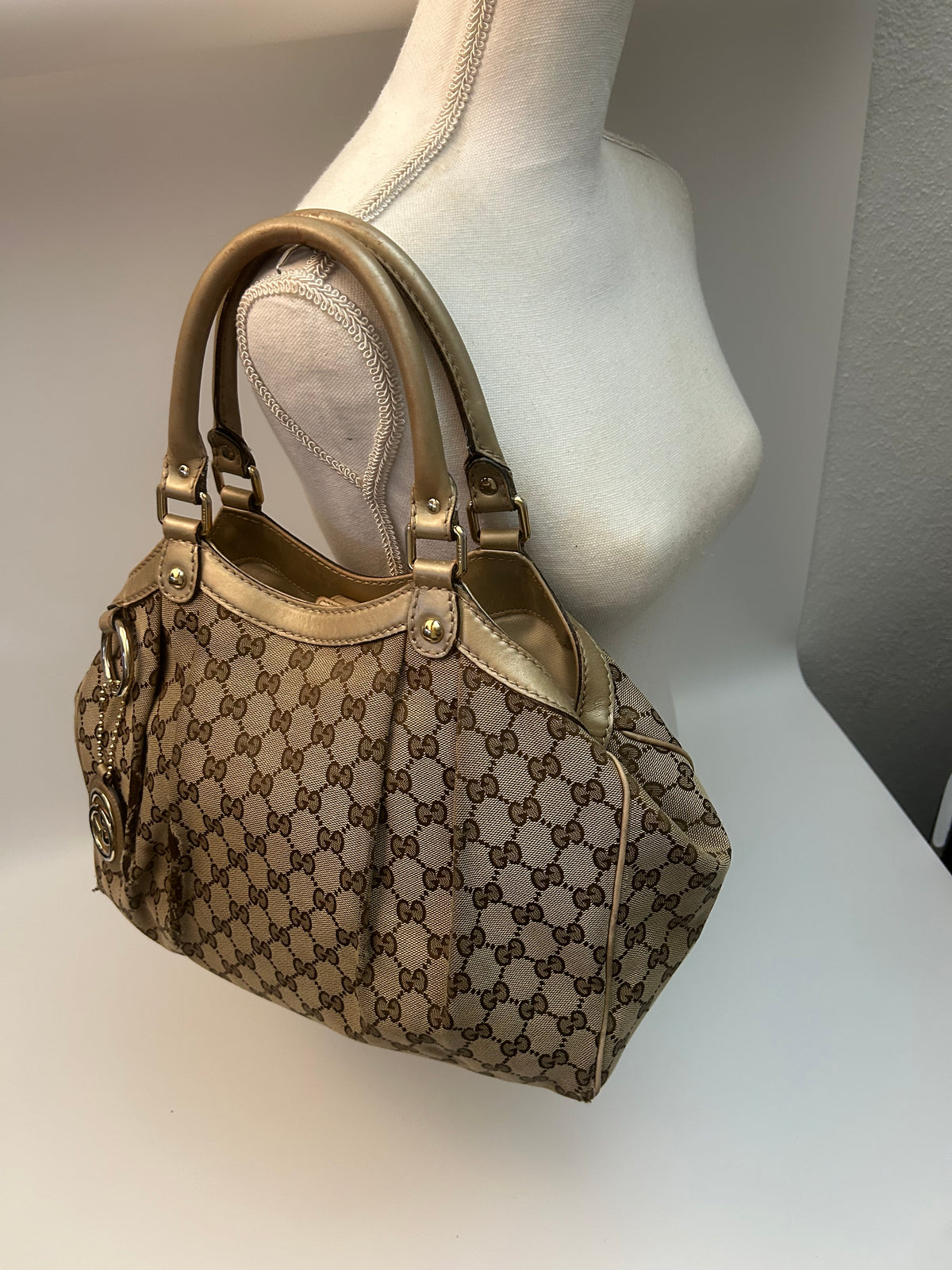 Gucci Suckey