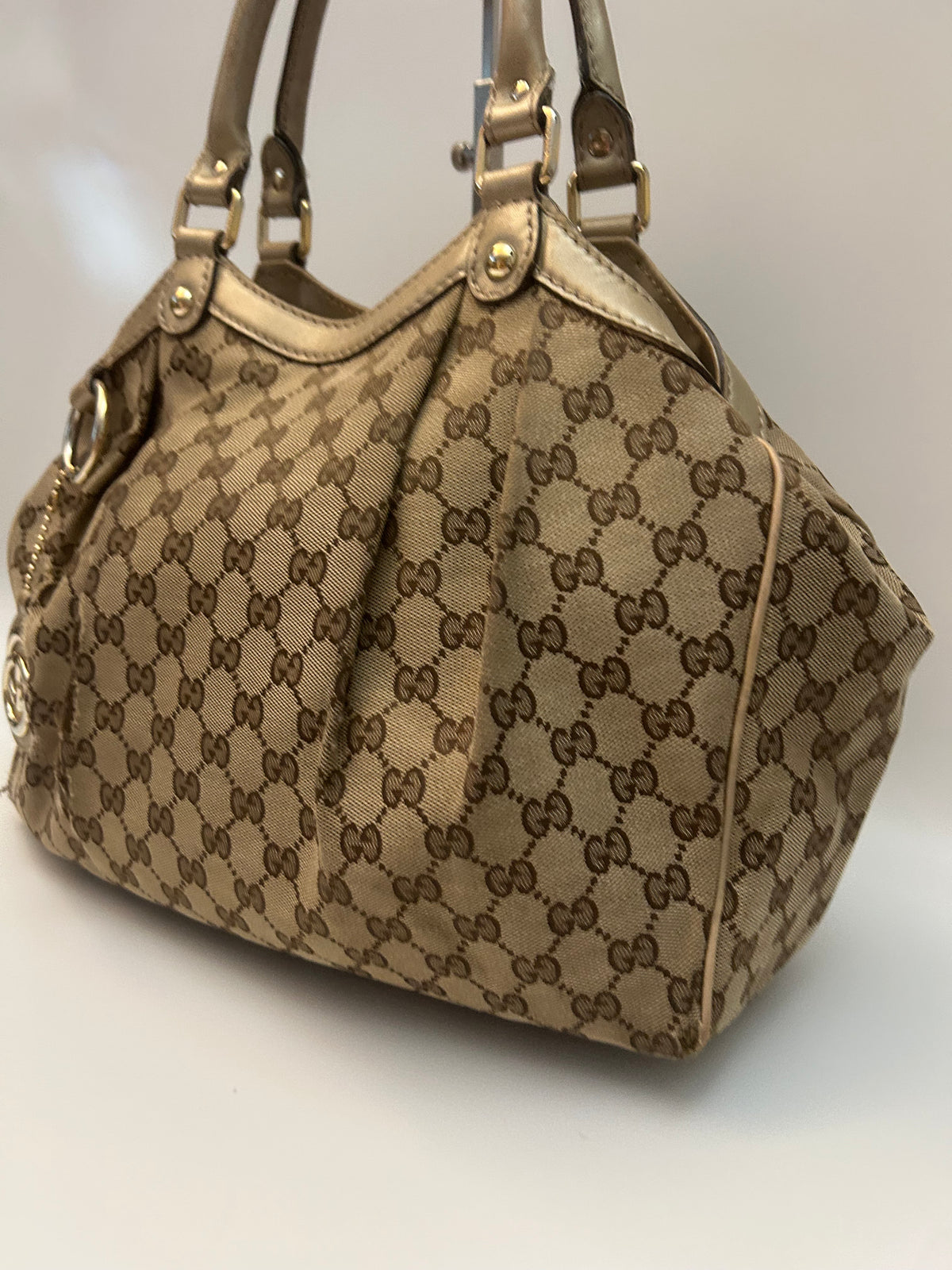 Gucci Suckey