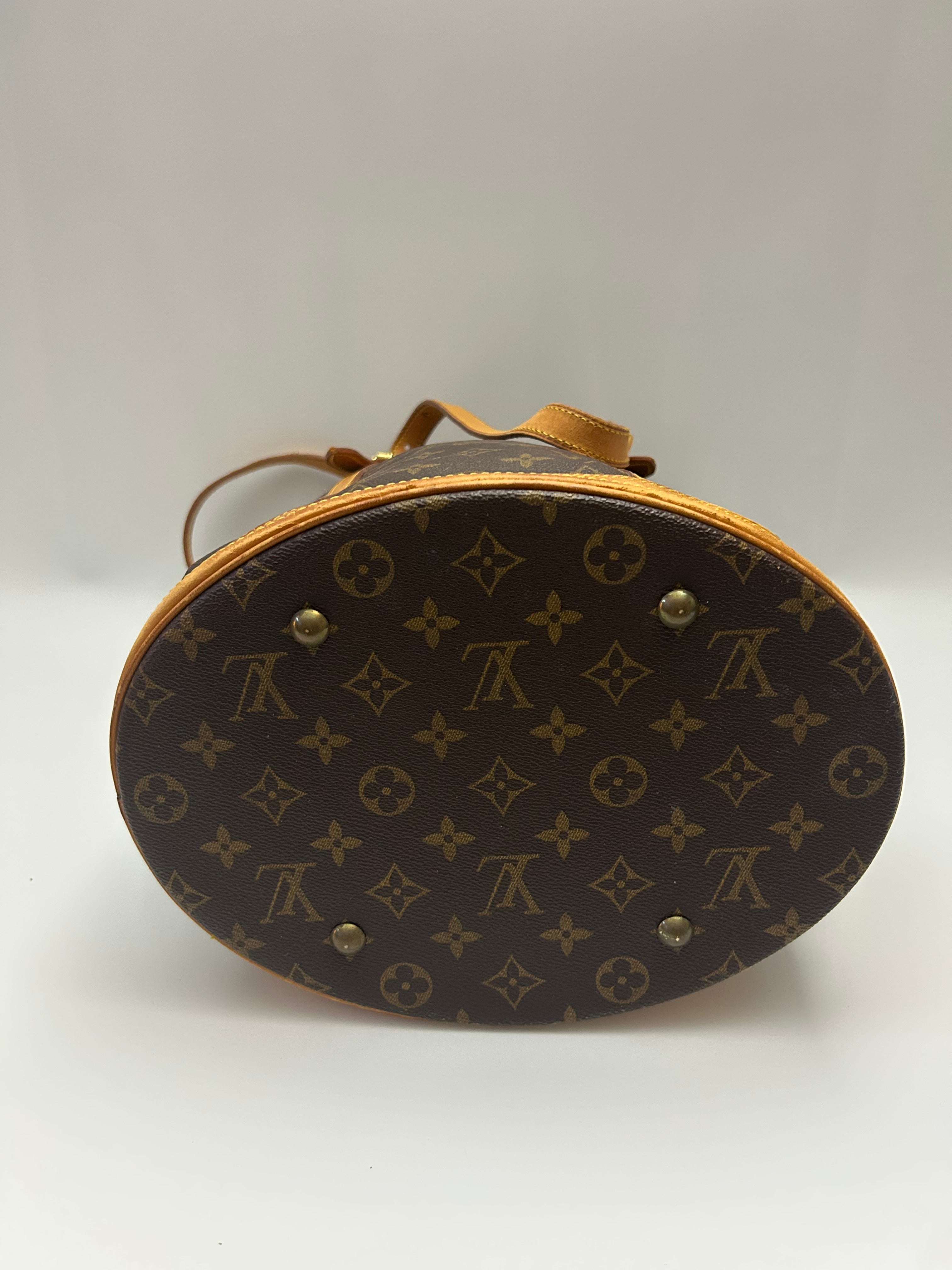 Louis Vuitton Marais Bucketbag
