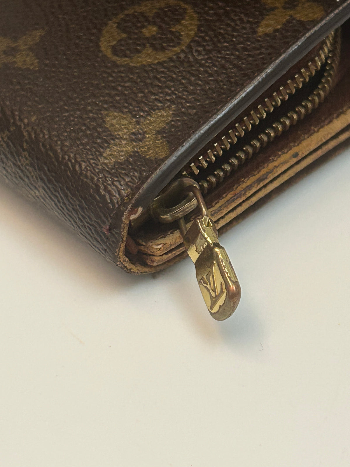 Louis Vuitton Pung