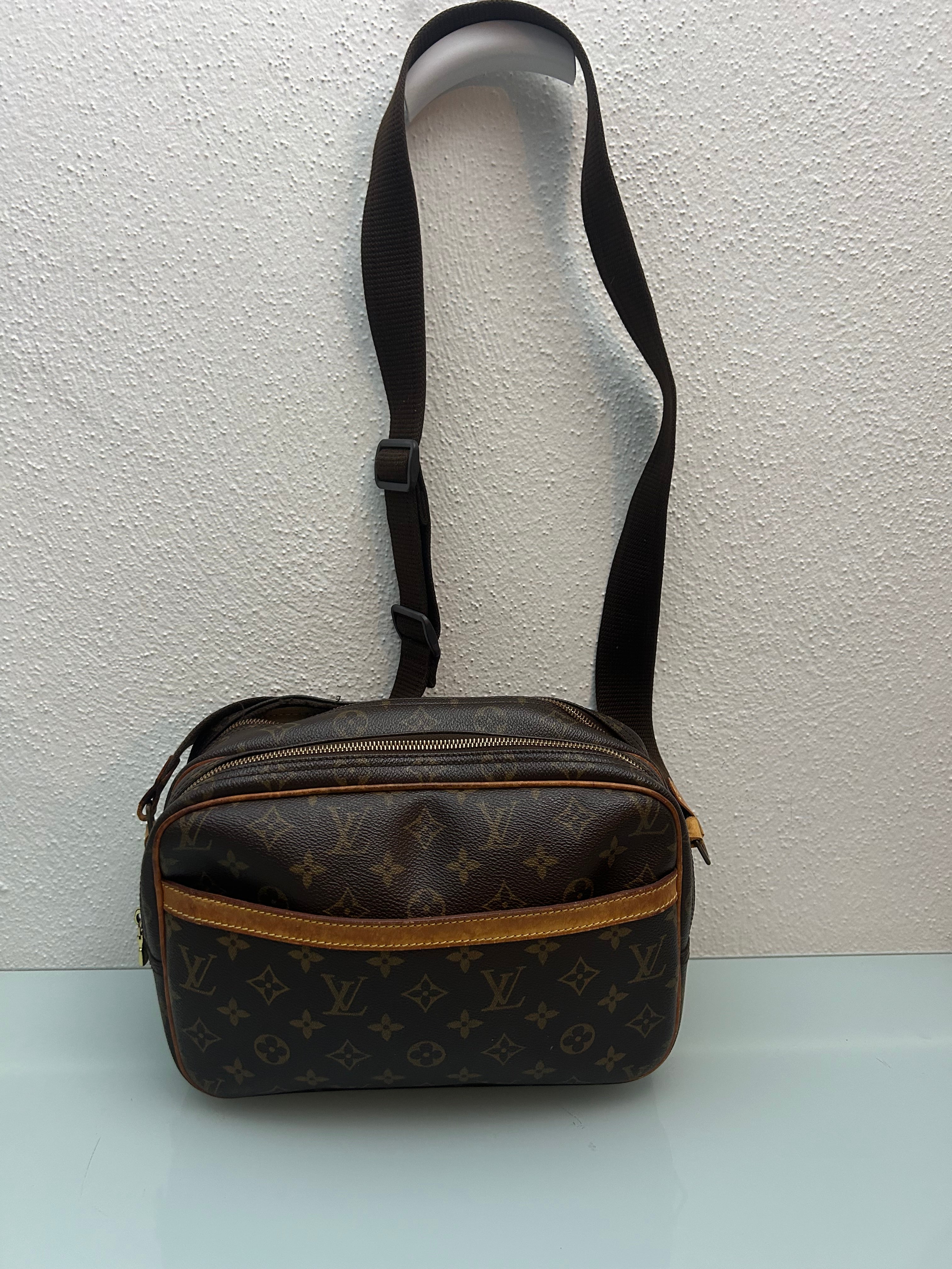 Louis Vuitton Reporter