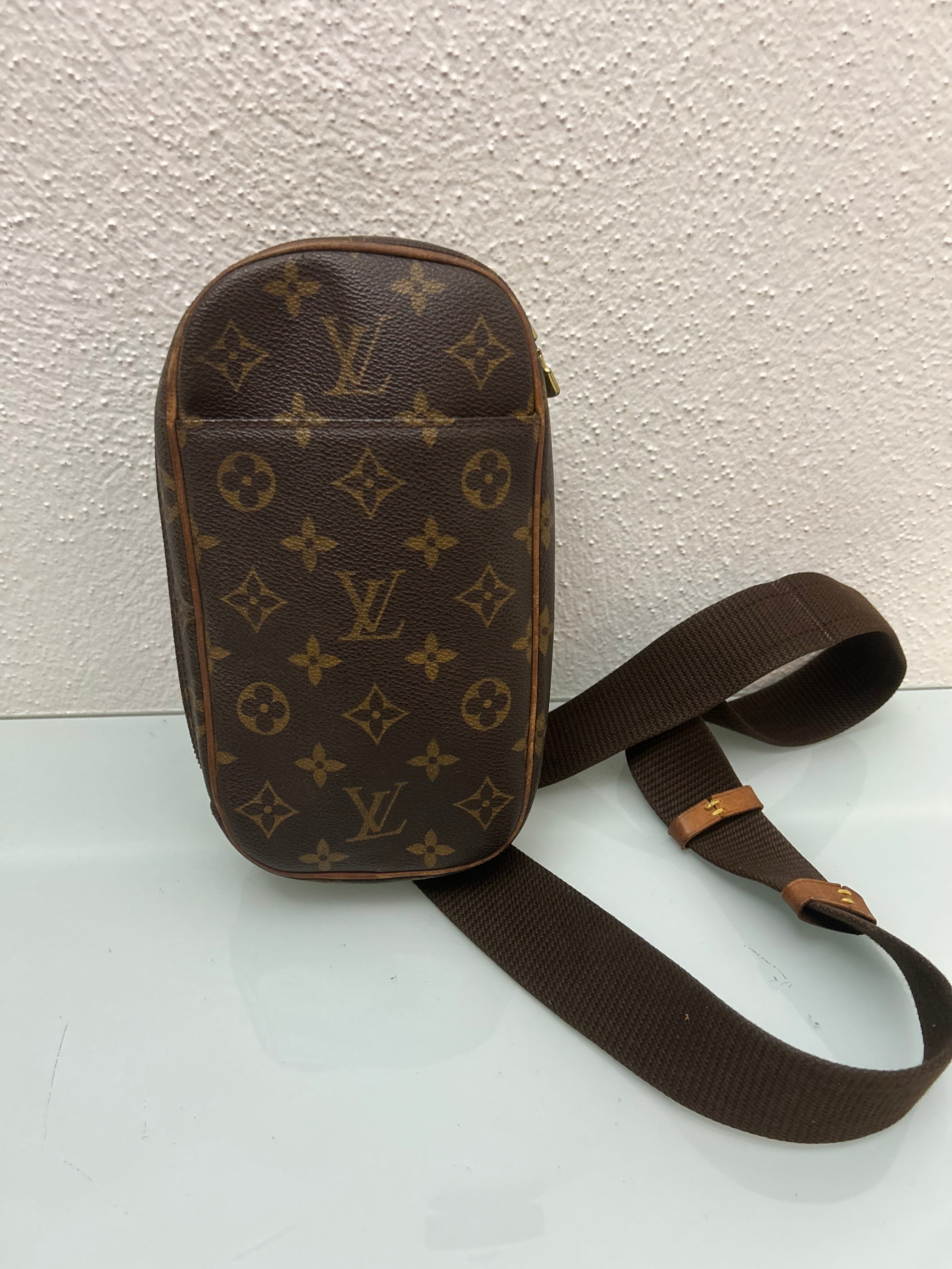 Louis Vuitton Crossbody