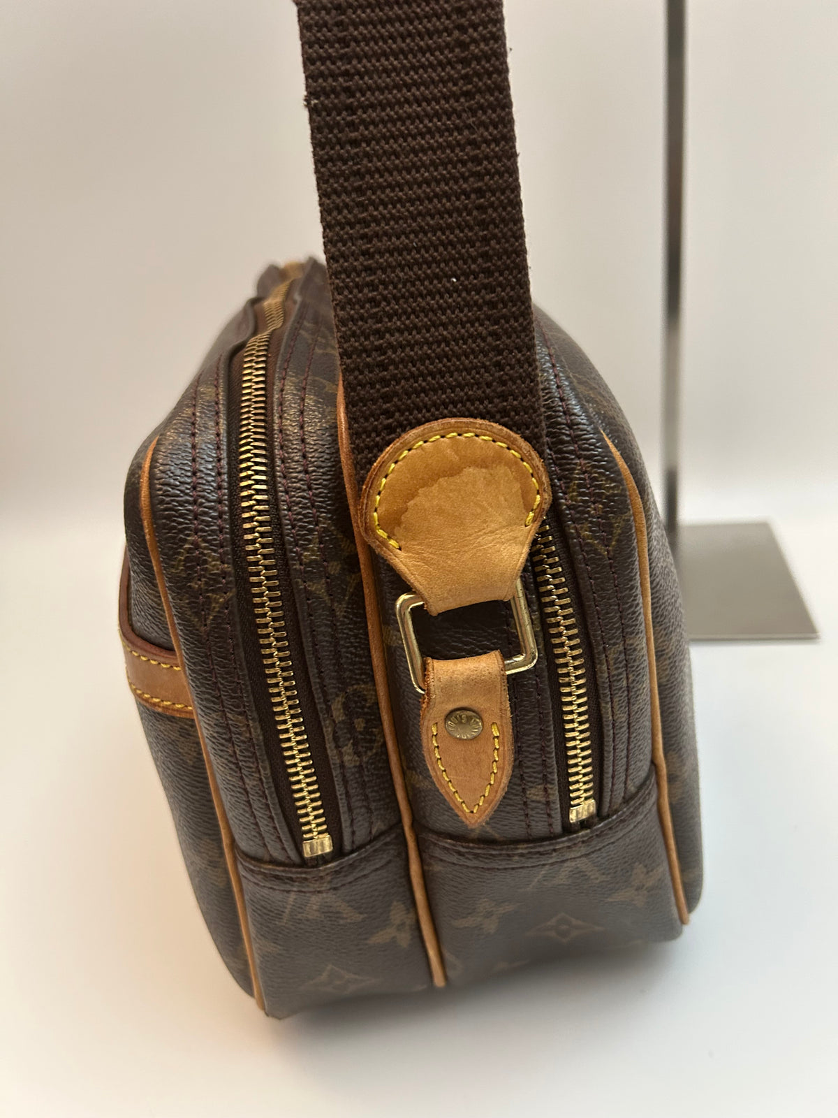 Louis Vuitton Reporter