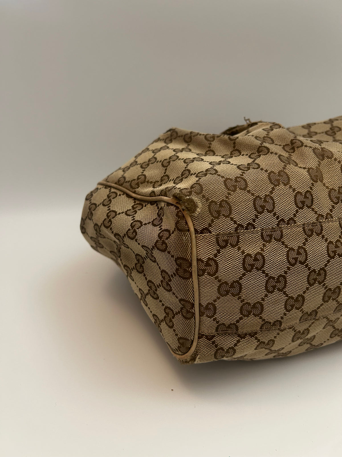 Gucci Suckey