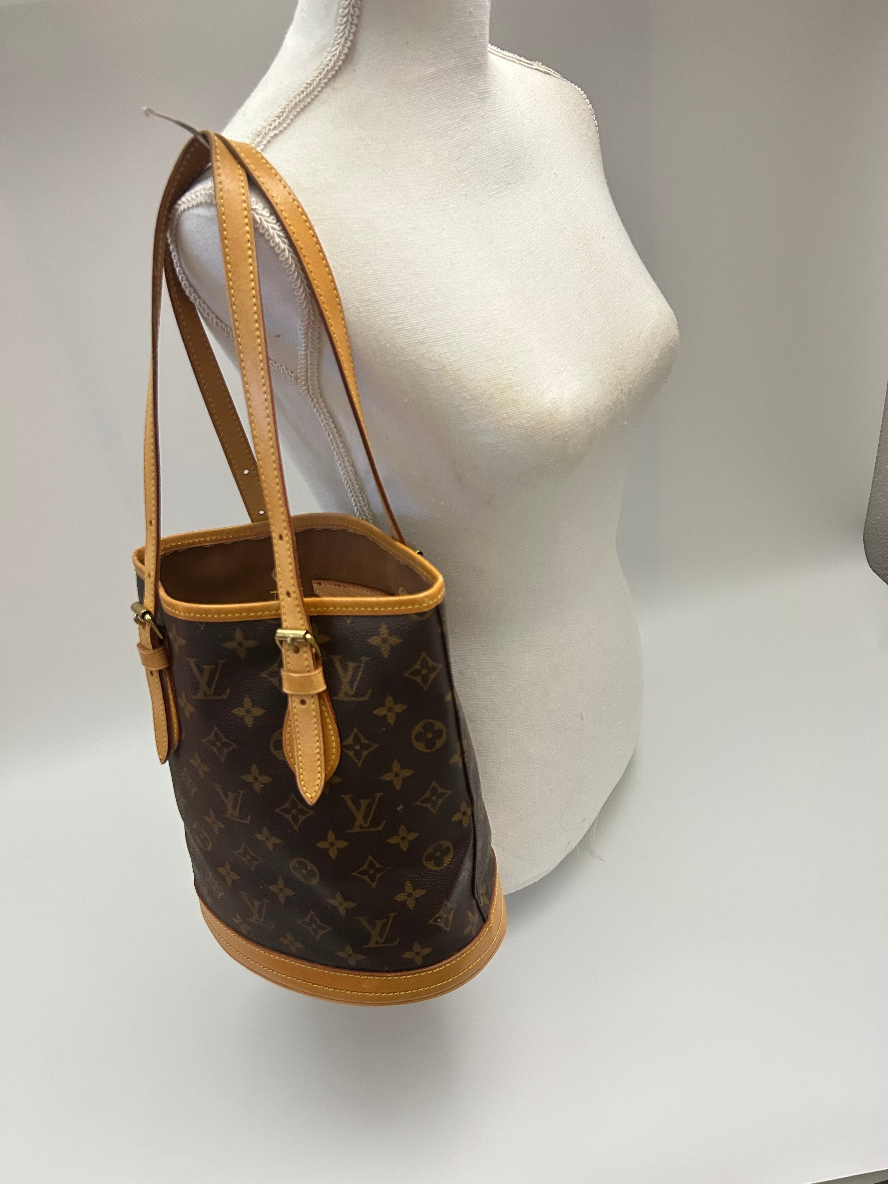 Louis Vuitton Marais