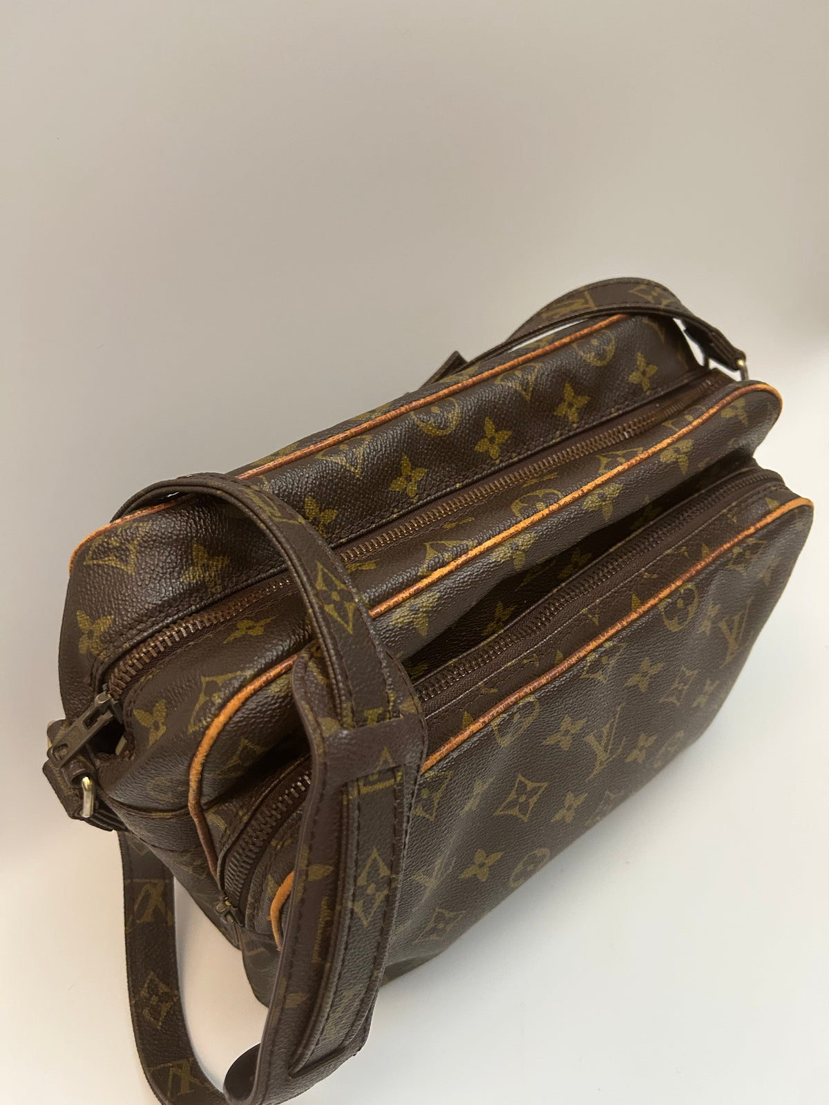 Louis Vuitton Nile