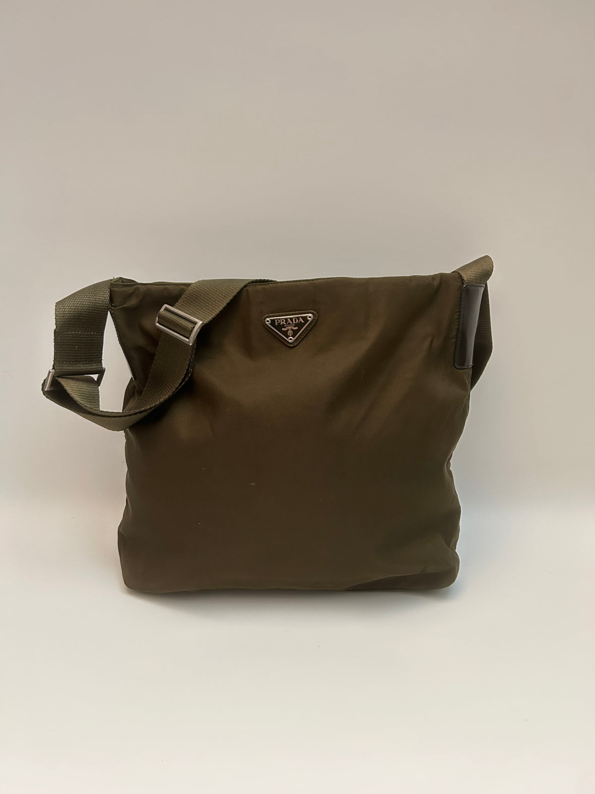 Prada Armygrøn Crossbbody