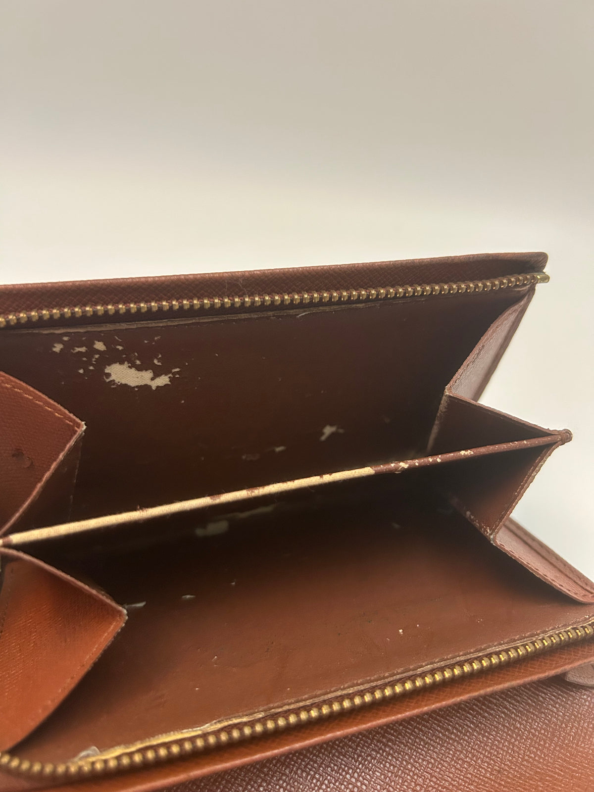 Louis Vuitton Pung