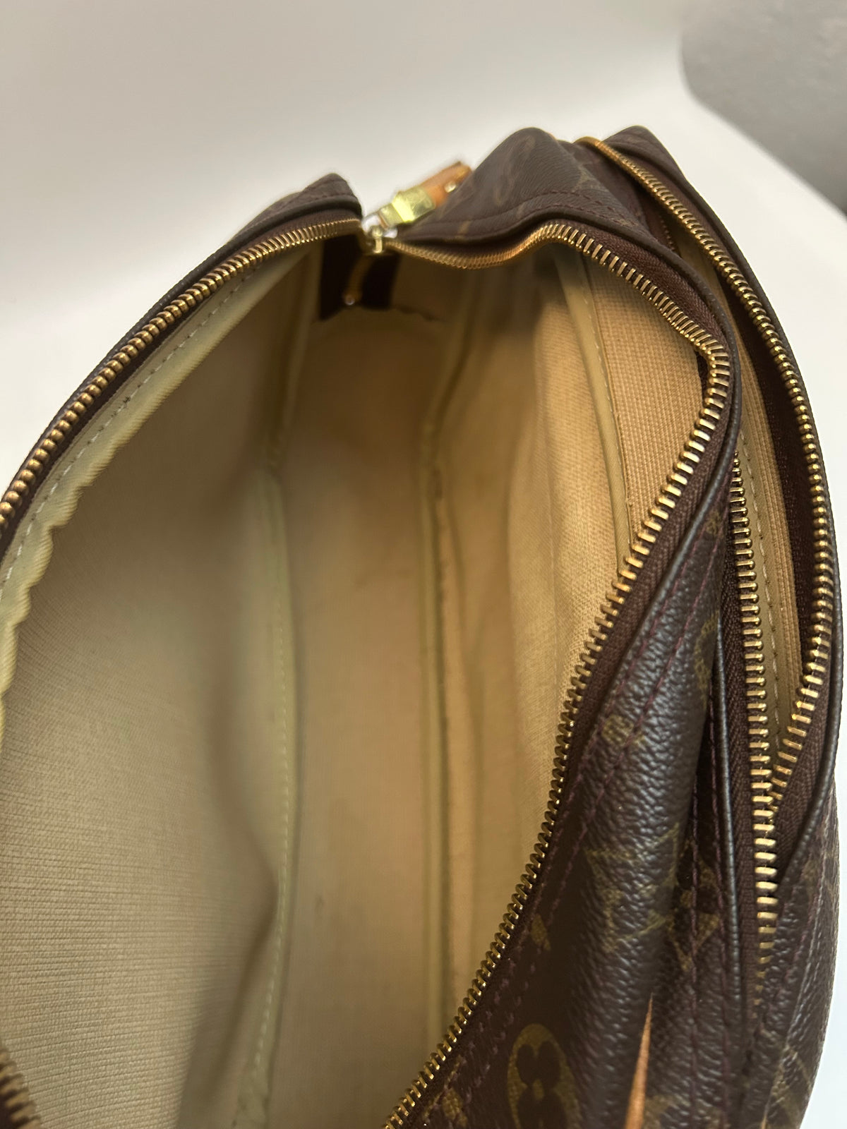 Louis Vuitton Reporter