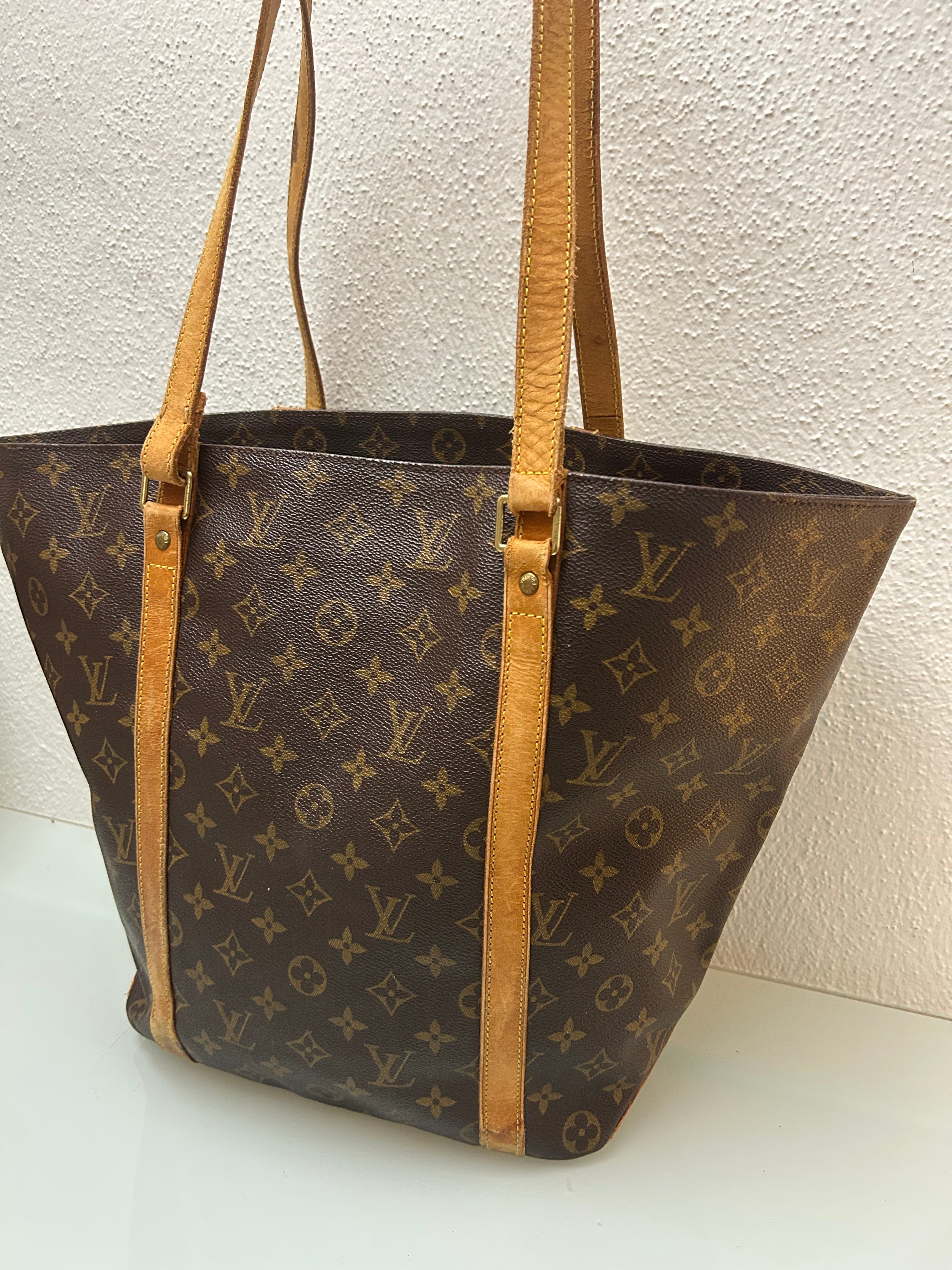 Louis Vuitton Shopper