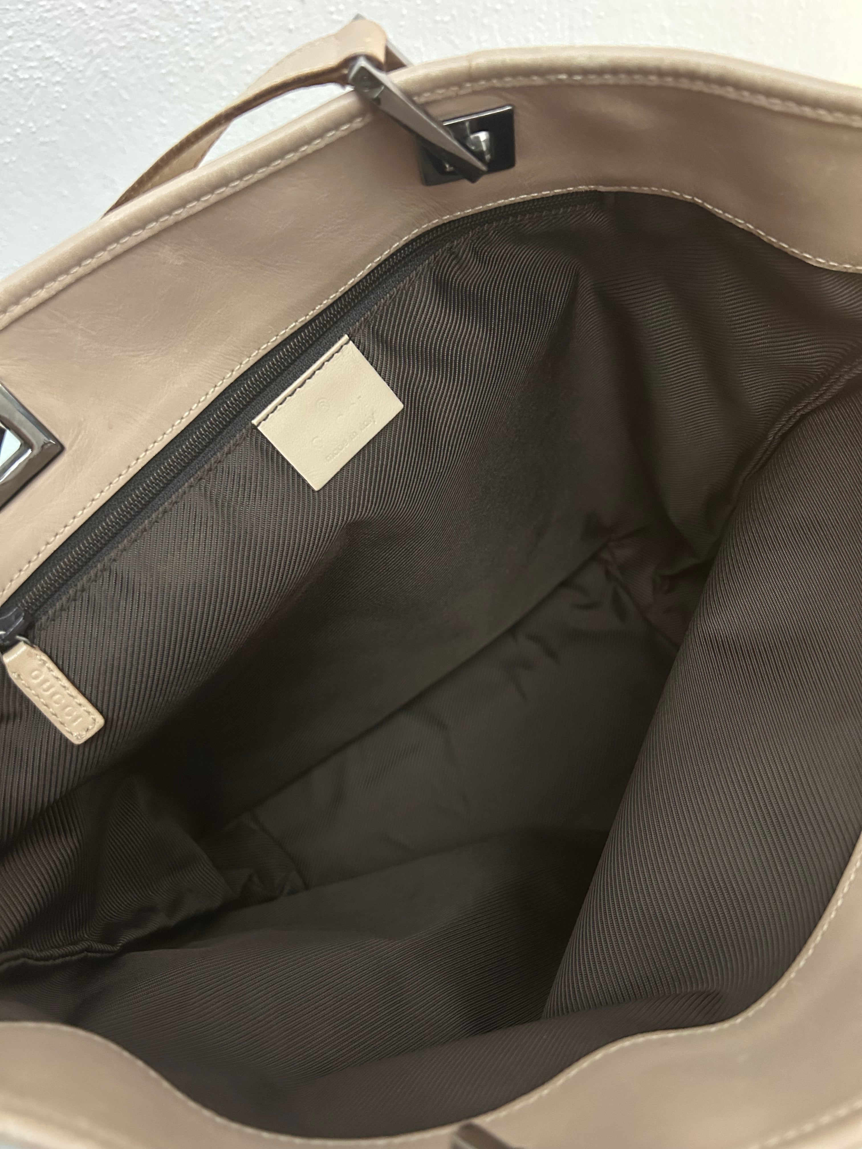 Gucci Beige Buckettaske