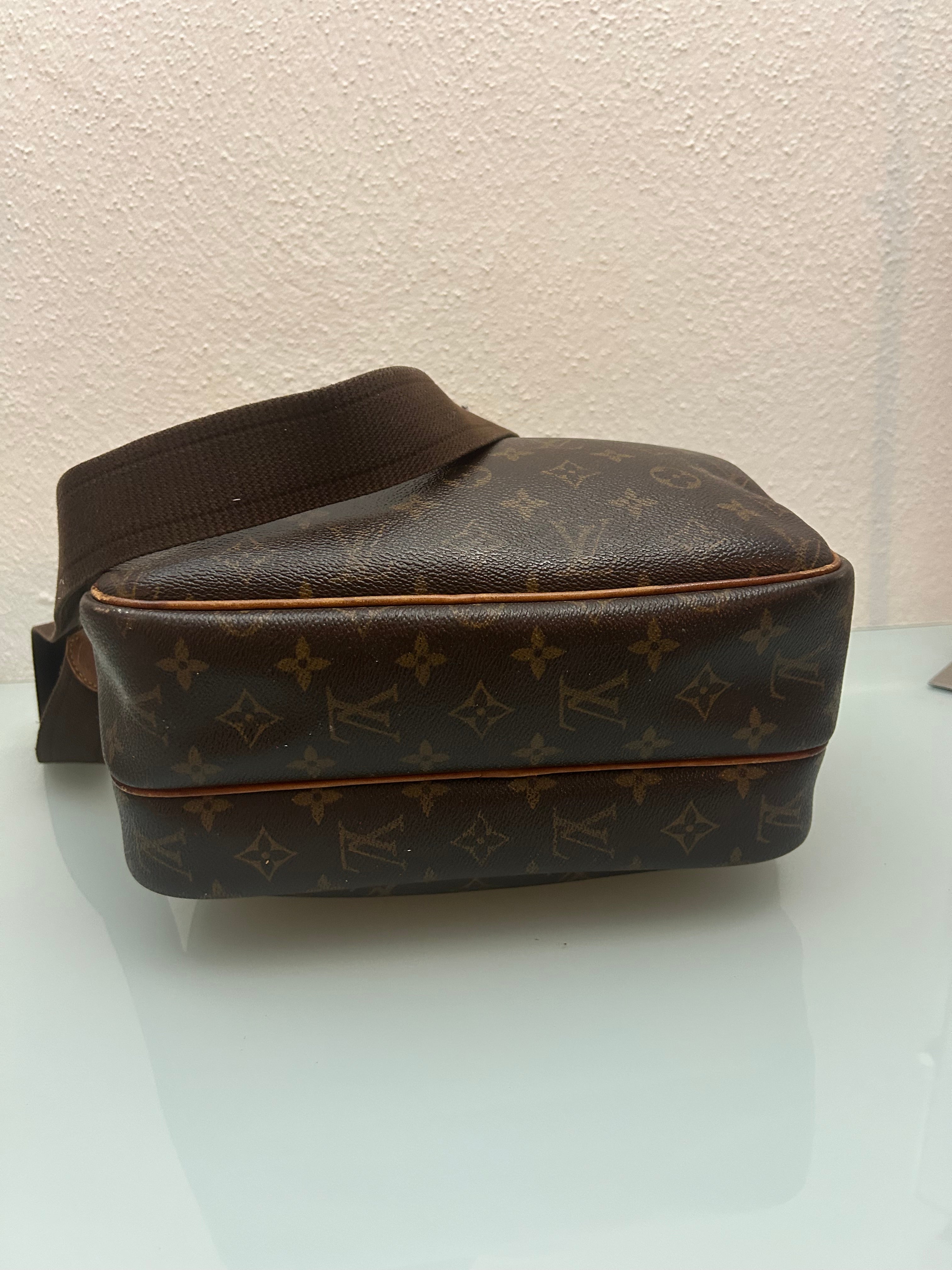 Louis Vuitton Reporter