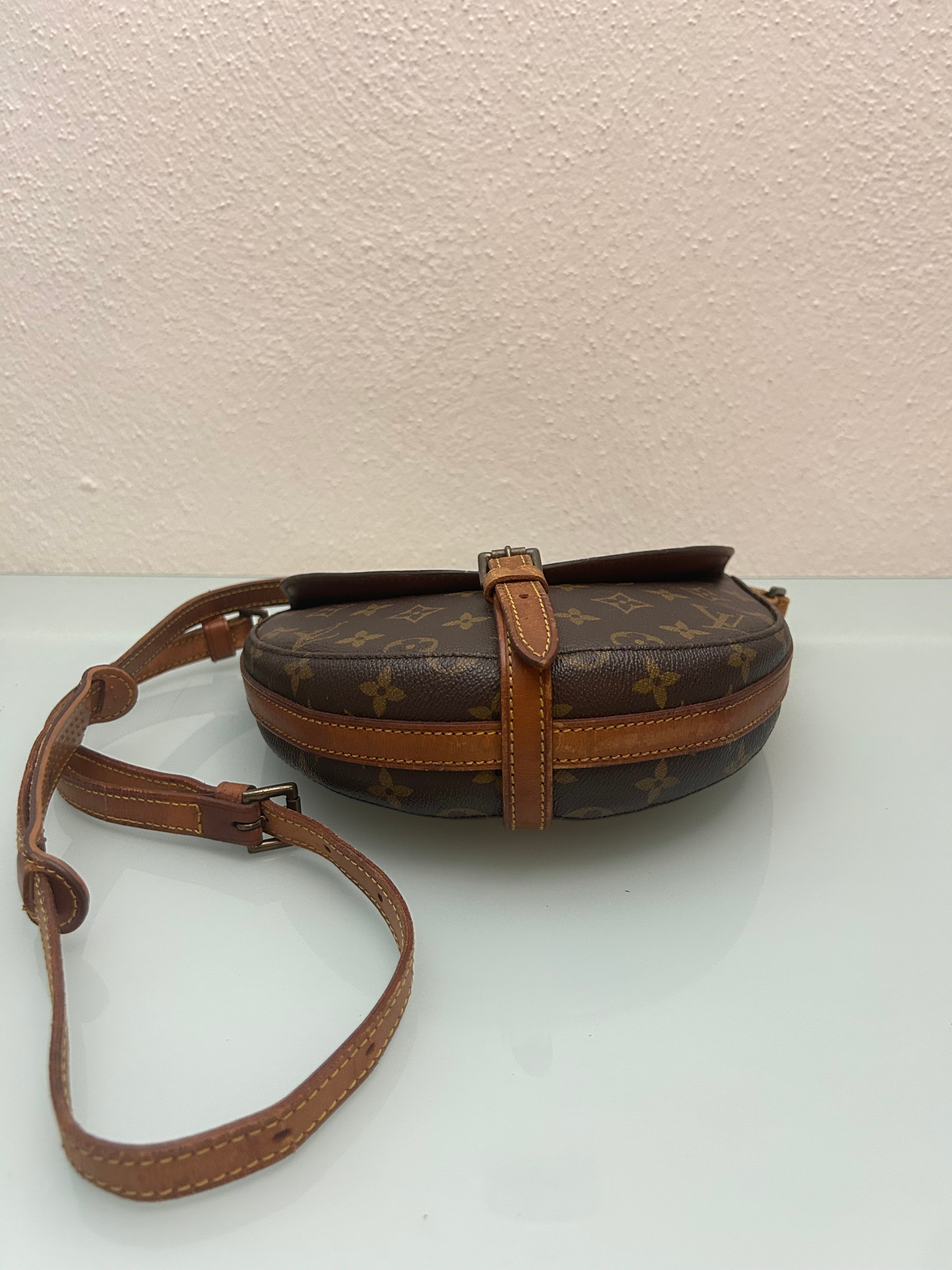 Louis Vuitton Chantilly