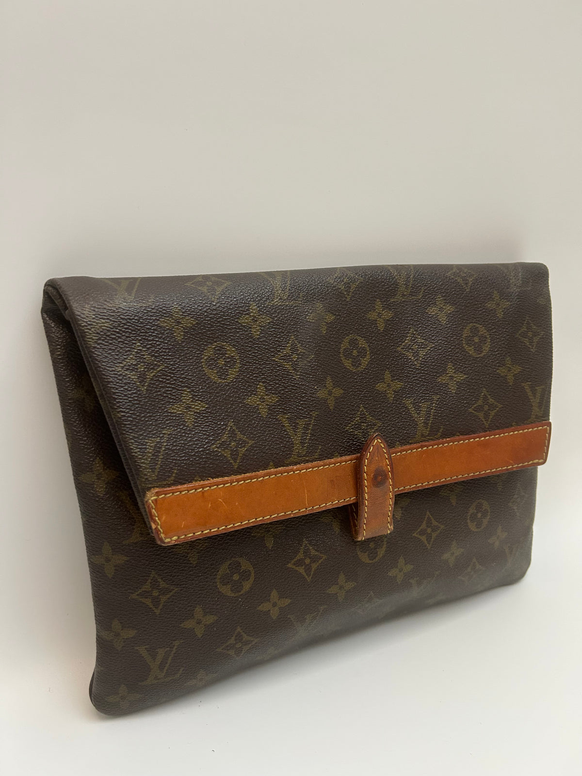 Louis Vuitton Clutch