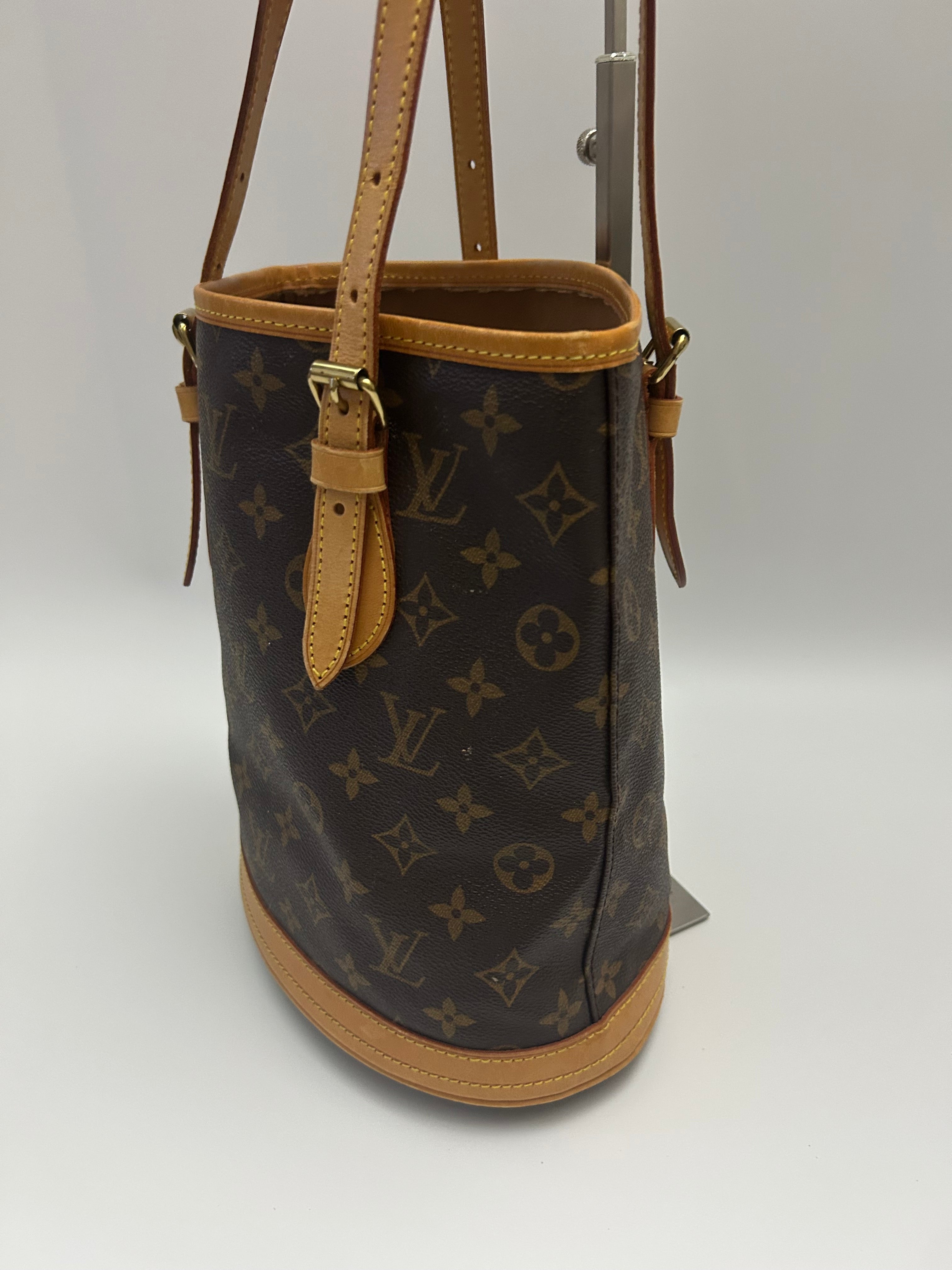 Louis Vuitton Marais